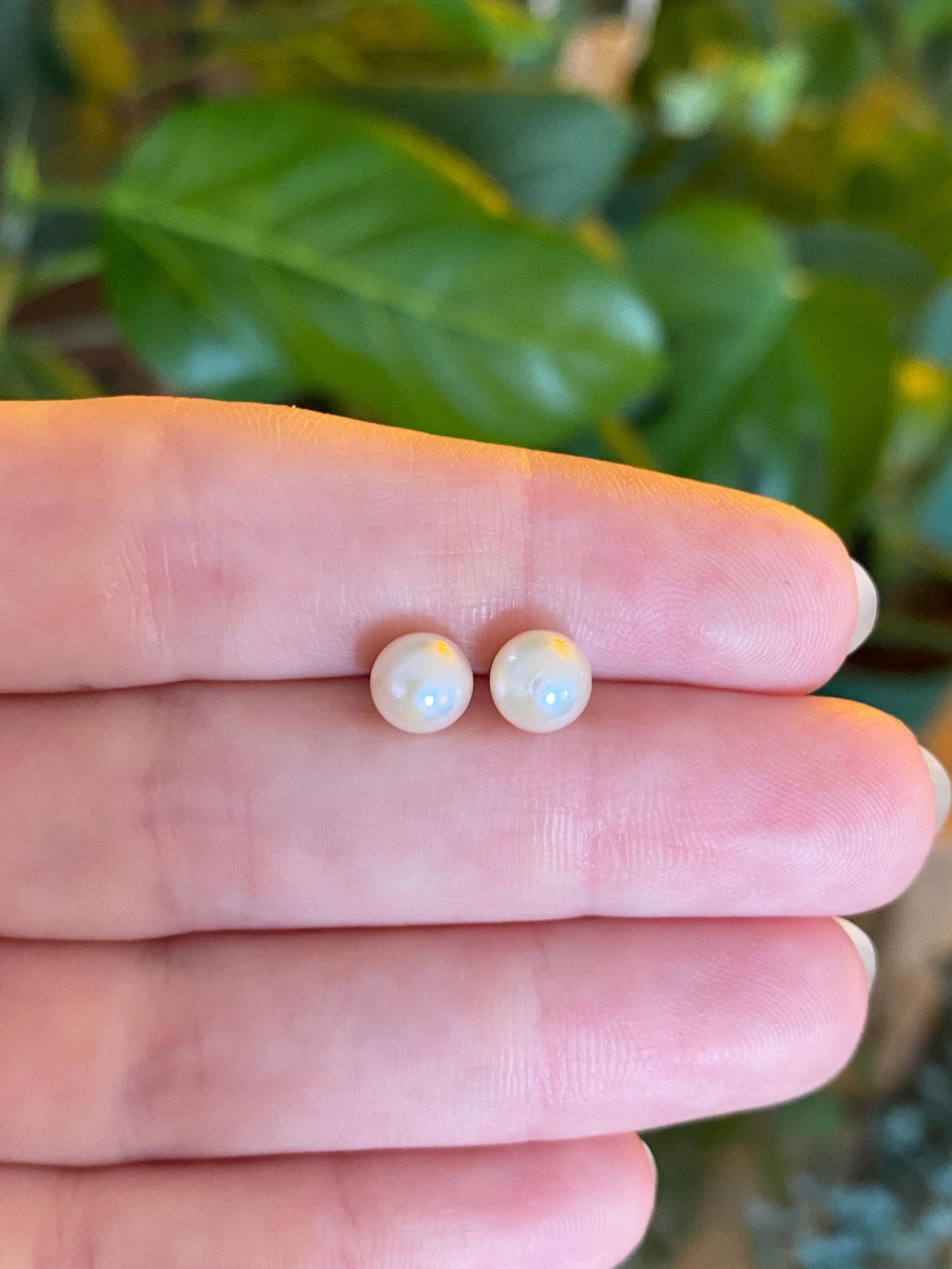 Vintage Solid 14k Yellow Gold Pearl Stud Earrings