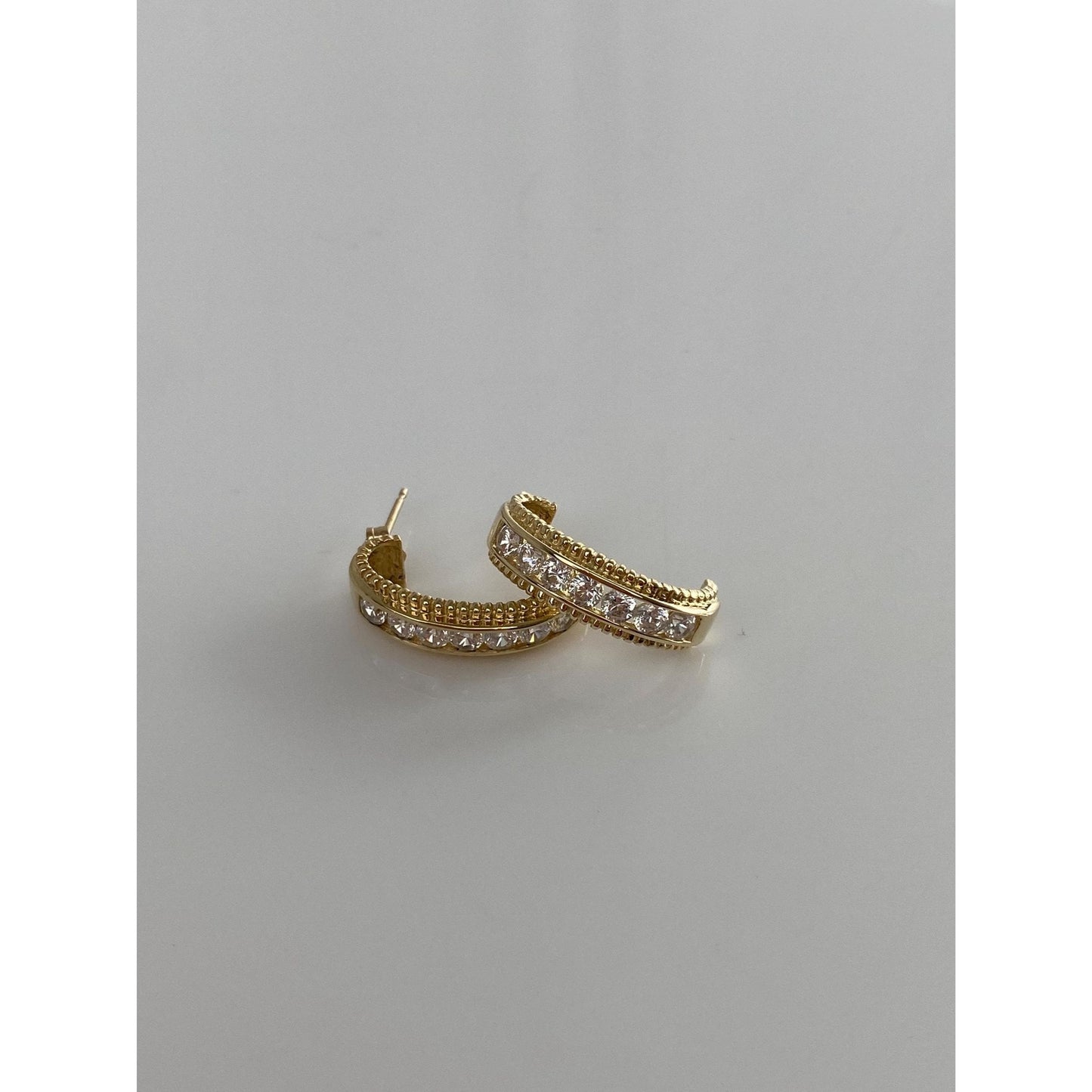 Vintage Solid 14k Yellow Gold Cubic Zirconia Drop Earrings