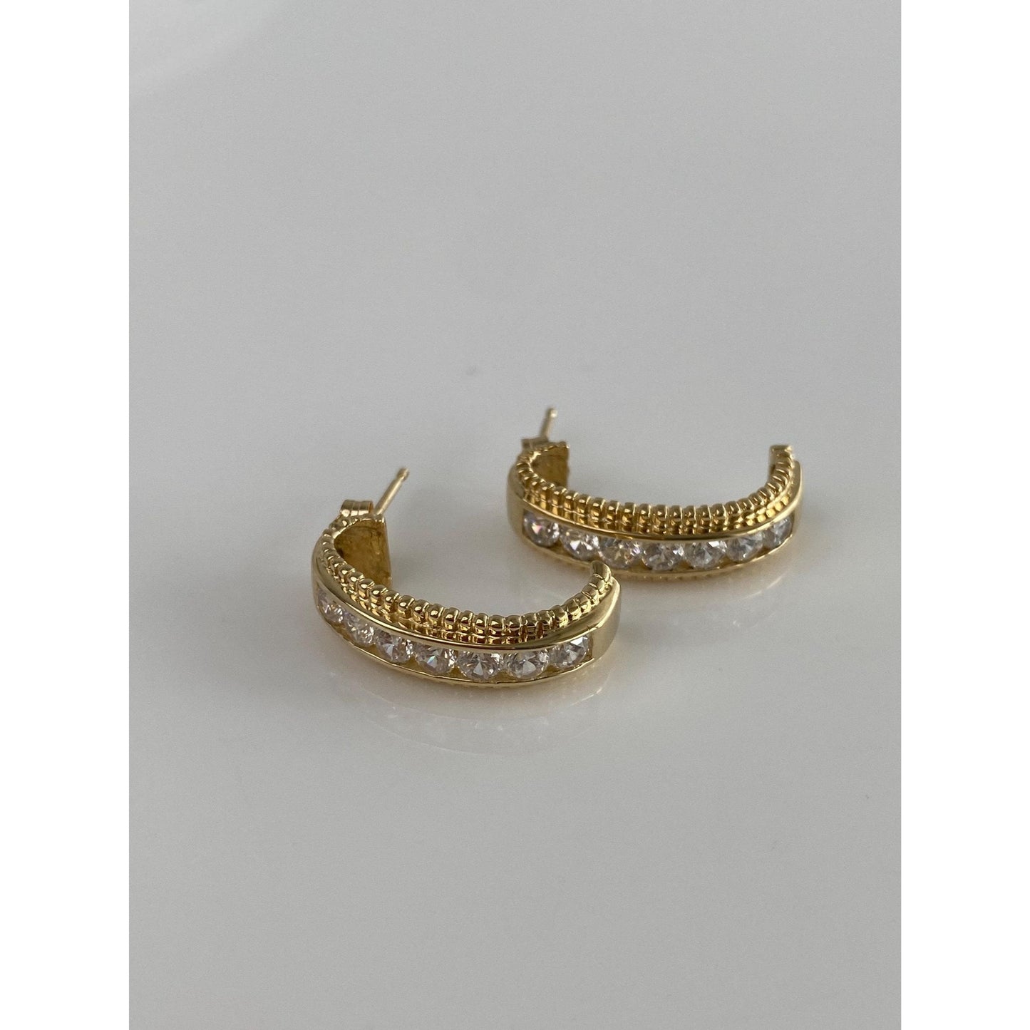 Vintage Solid 14k Yellow Gold Cubic Zirconia Drop Earrings