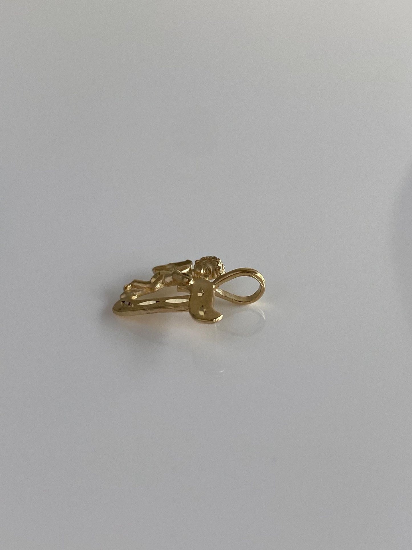 Vintage Solid 10k Yellow Gold Diamond Cut Angel Initial 'T' Charm