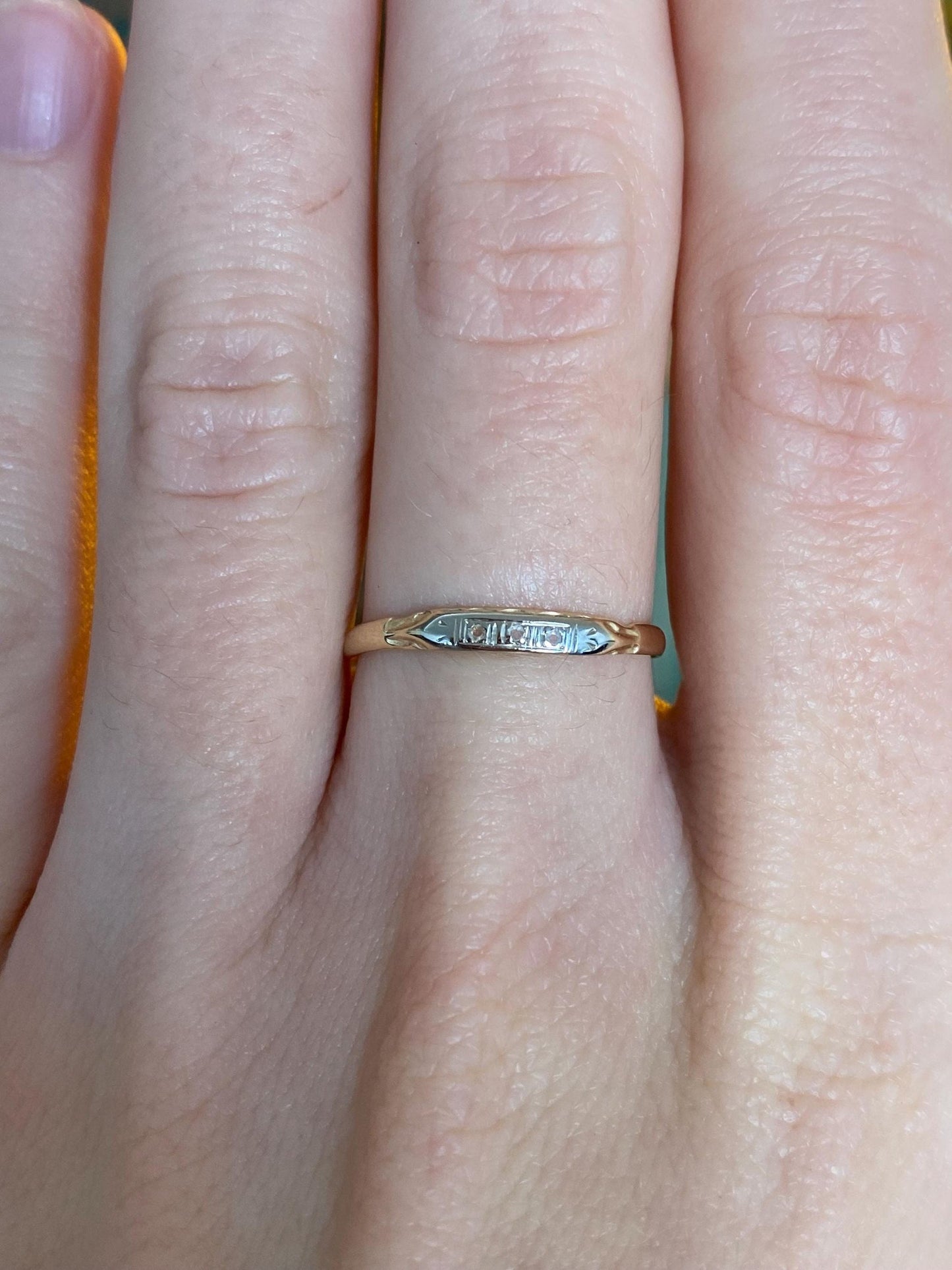 Vintage Solid 10k White & Yellow Gold Clear Quartz Designed Ring - Size 6.75