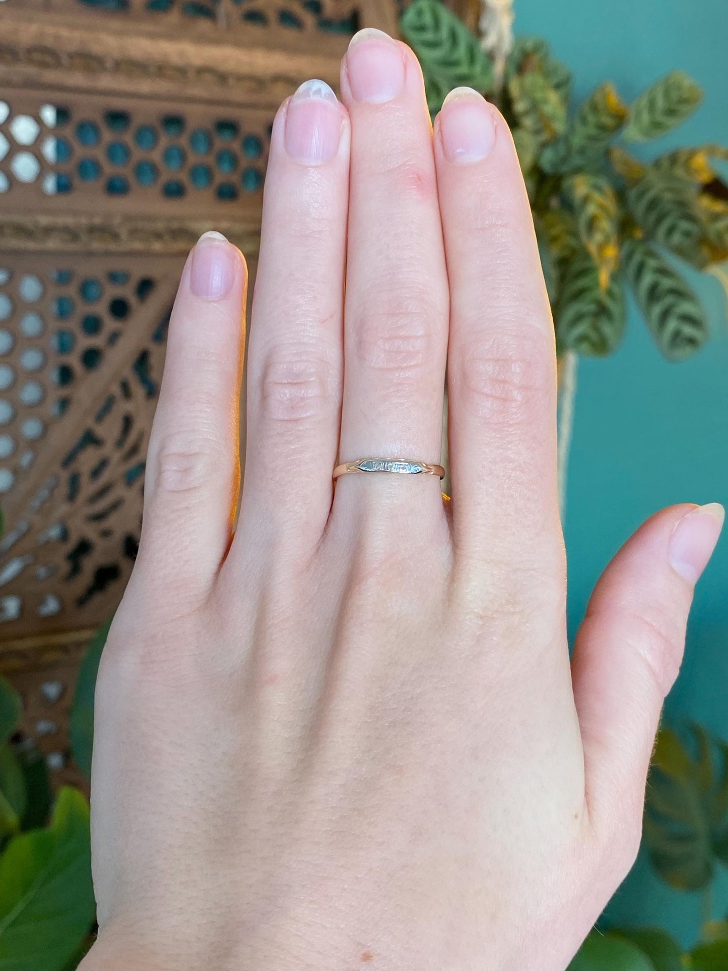 Vintage Solid 10k White & Yellow Gold Clear Quartz Designed Ring - Size 6.75