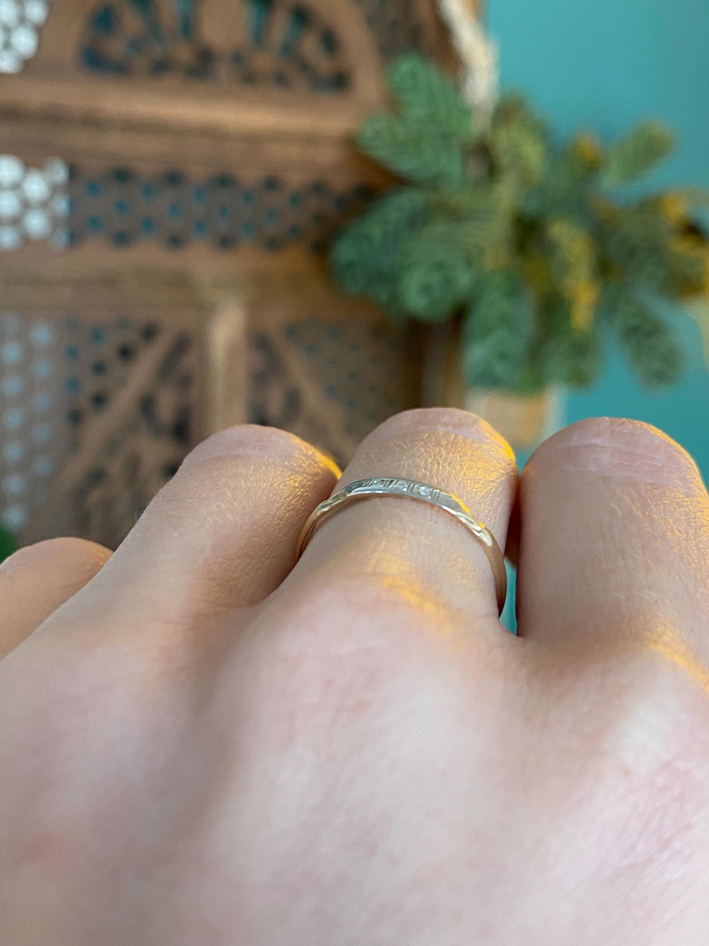 Vintage Solid 10k White & Yellow Gold Clear Quartz Designed Ring - Size 6.75