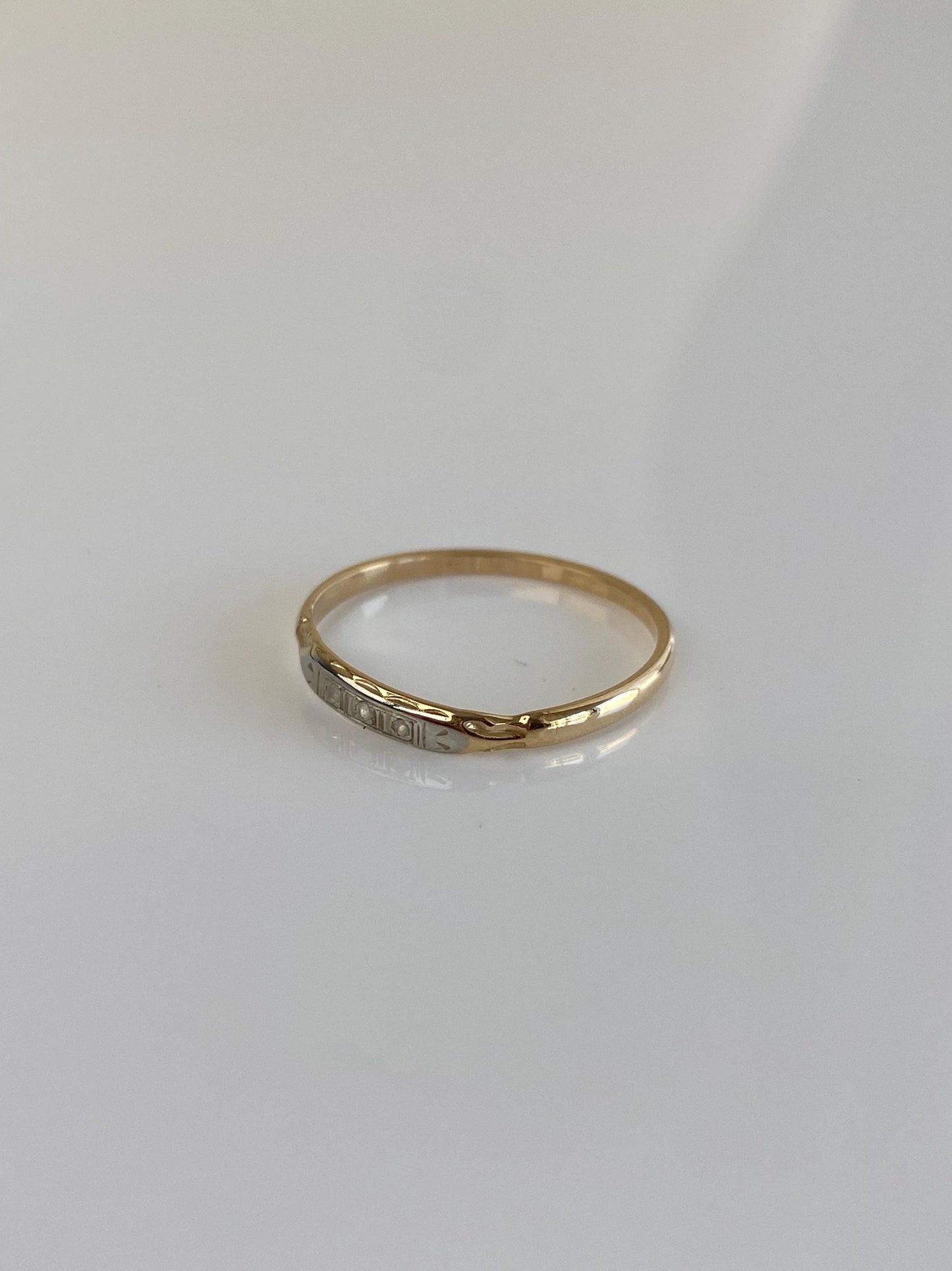 Vintage Solid 10k White & Yellow Gold Clear Quartz Designed Ring - Size 6.75