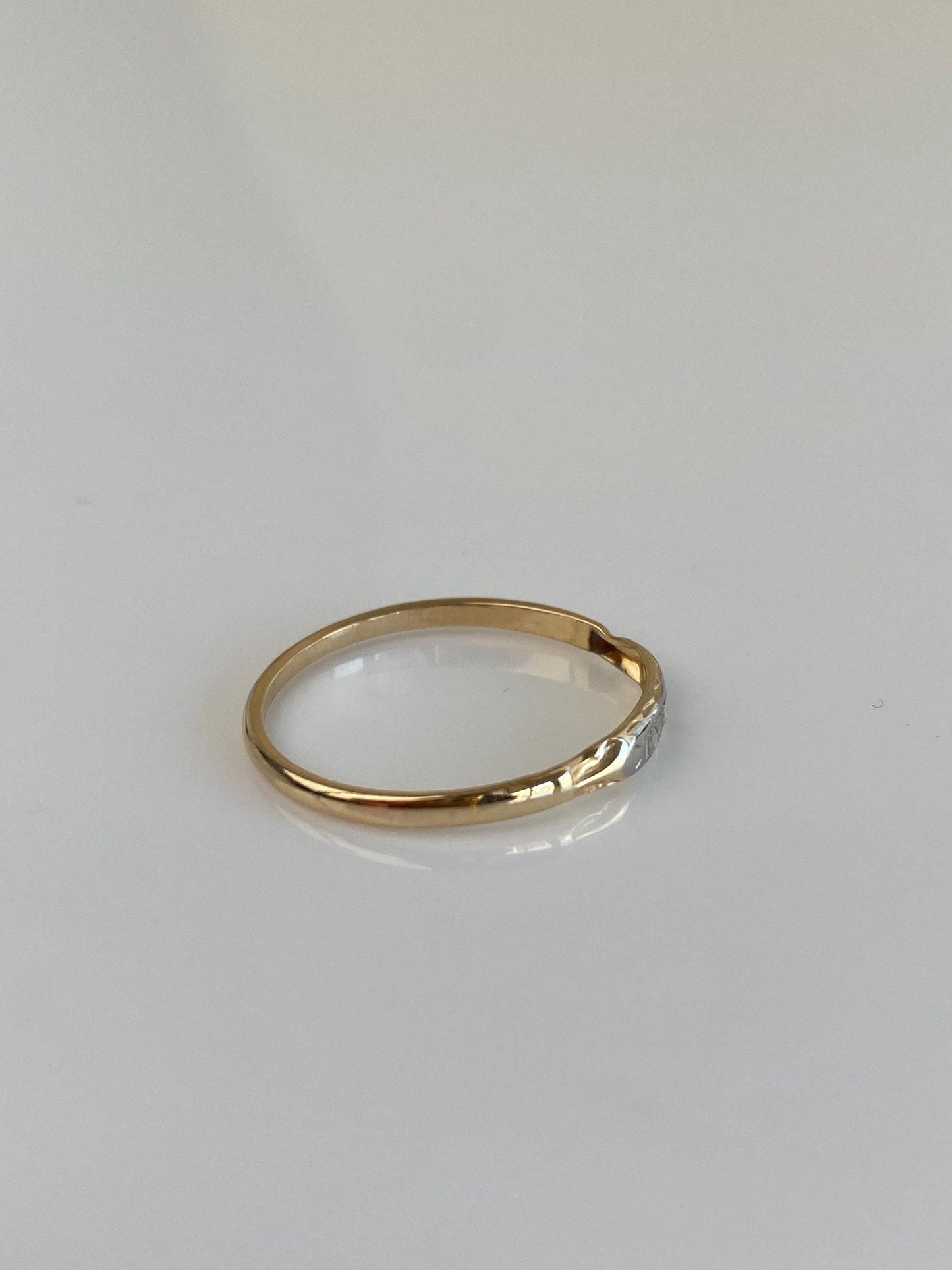 Vintage Solid 10k White & Yellow Gold Clear Quartz Designed Ring - Size 6.75