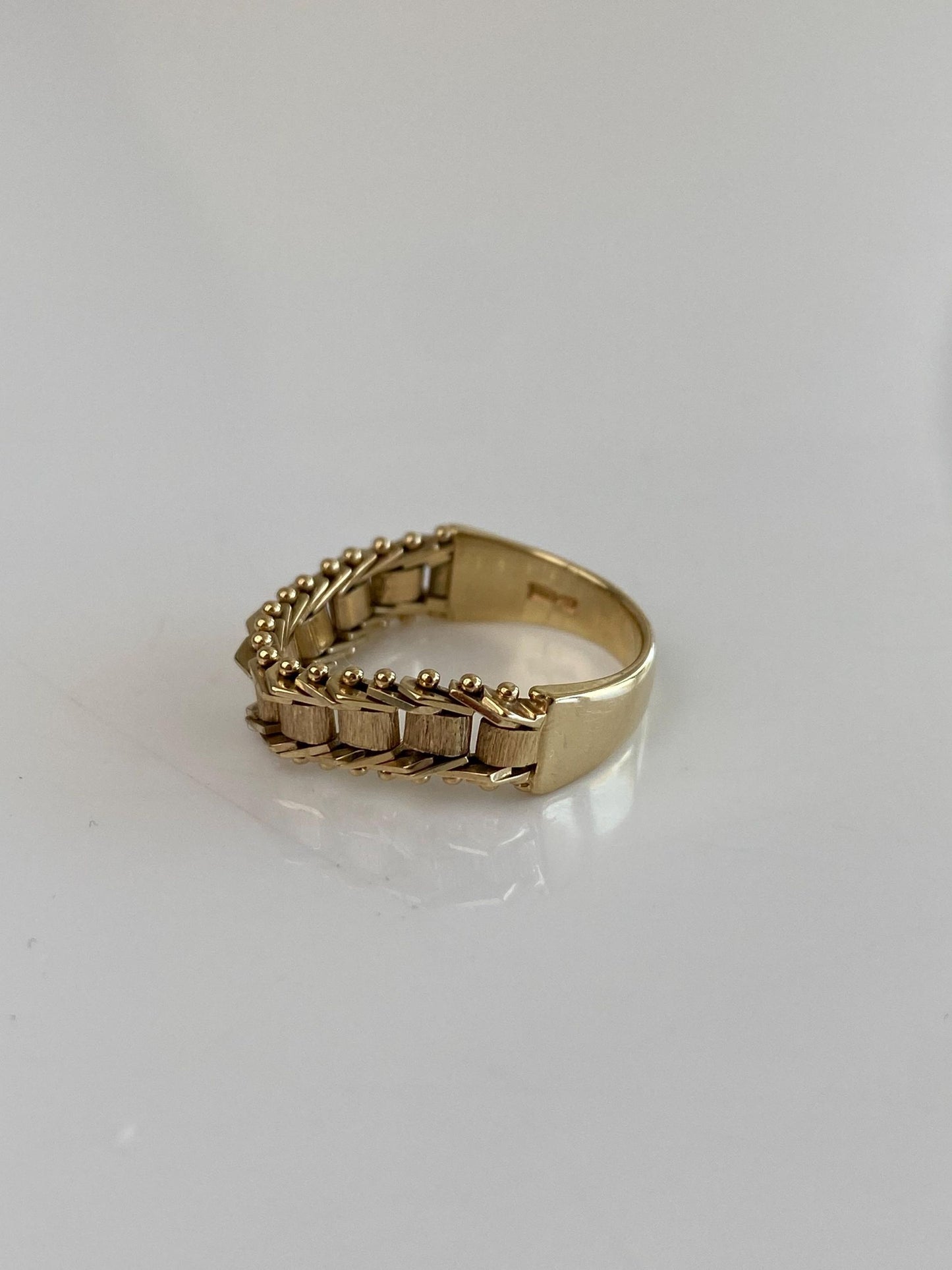 Vintage Solid 14k Yellow Gold Mesh Chain Ring Band - Size 5.5