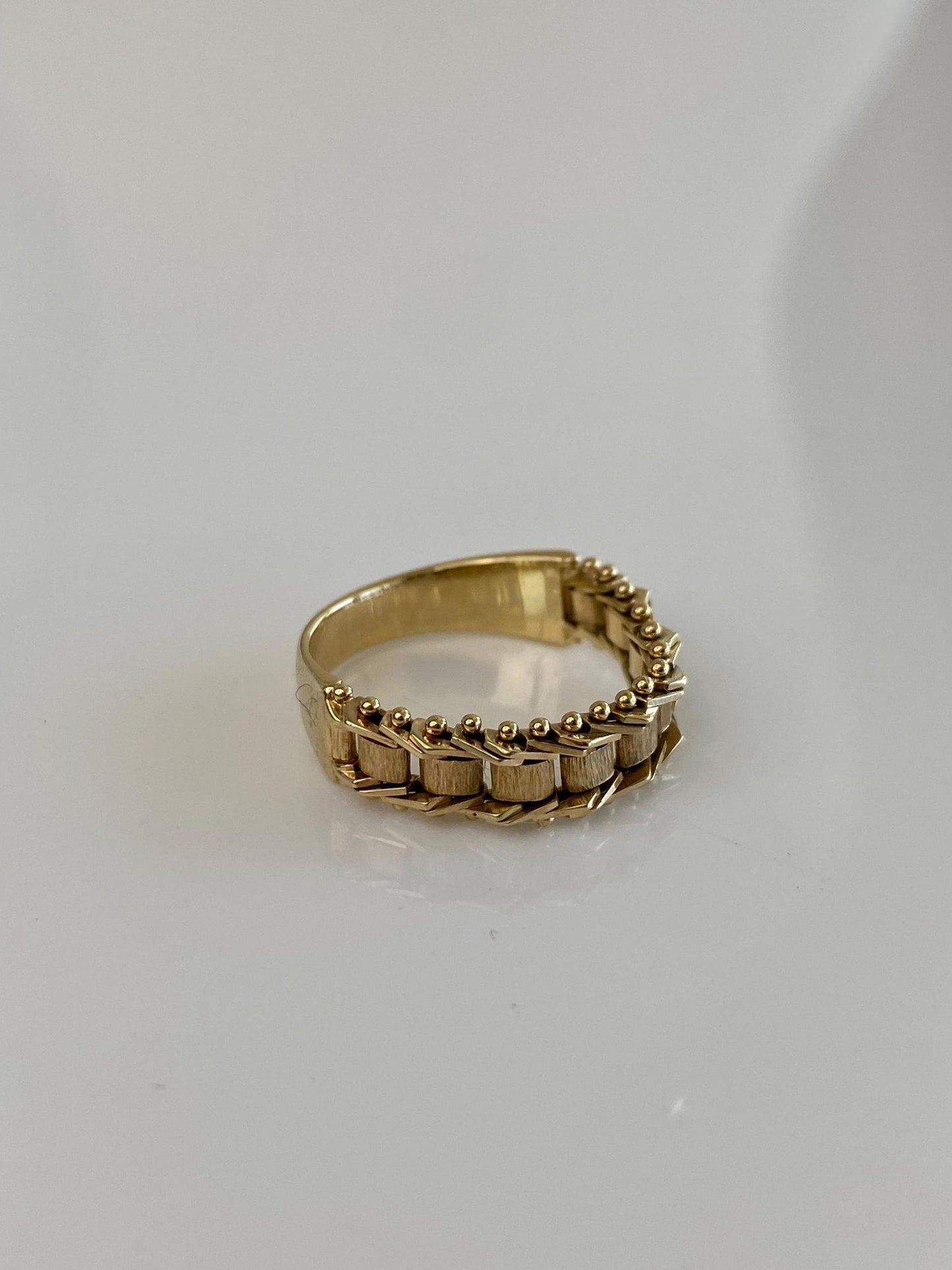 Vintage Solid 14k Yellow Gold Mesh Chain Ring Band - Size 5.5