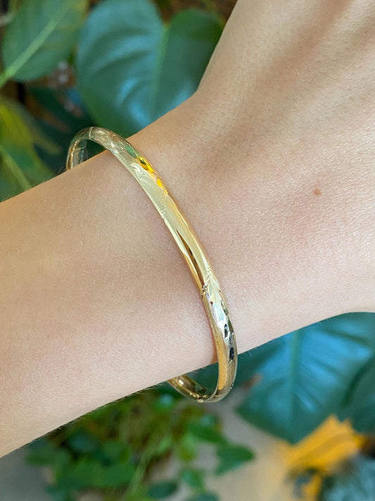 Vintage 14k Yellow Gold Design Bangle Bracelet - 7 3/4 Inches