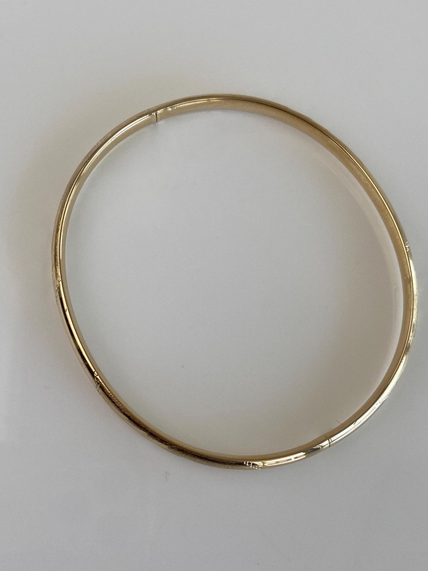 Vintage 14k Yellow Gold Design Bangle Bracelet - 7 3/4 Inches