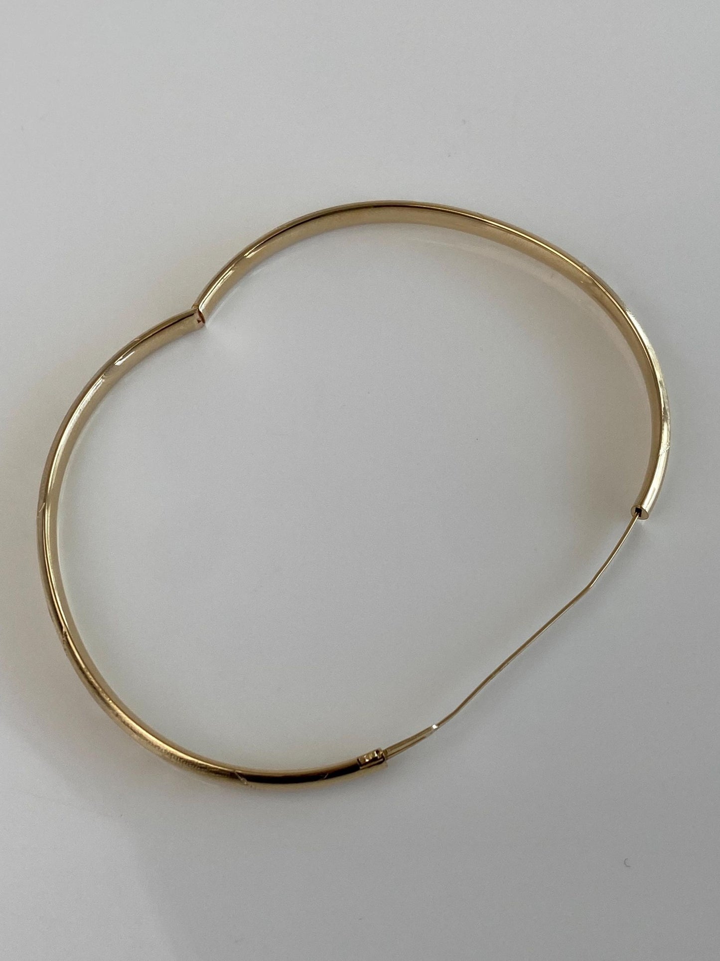 Vintage 14k Yellow Gold Design Bangle Bracelet - 7 3/4 Inches