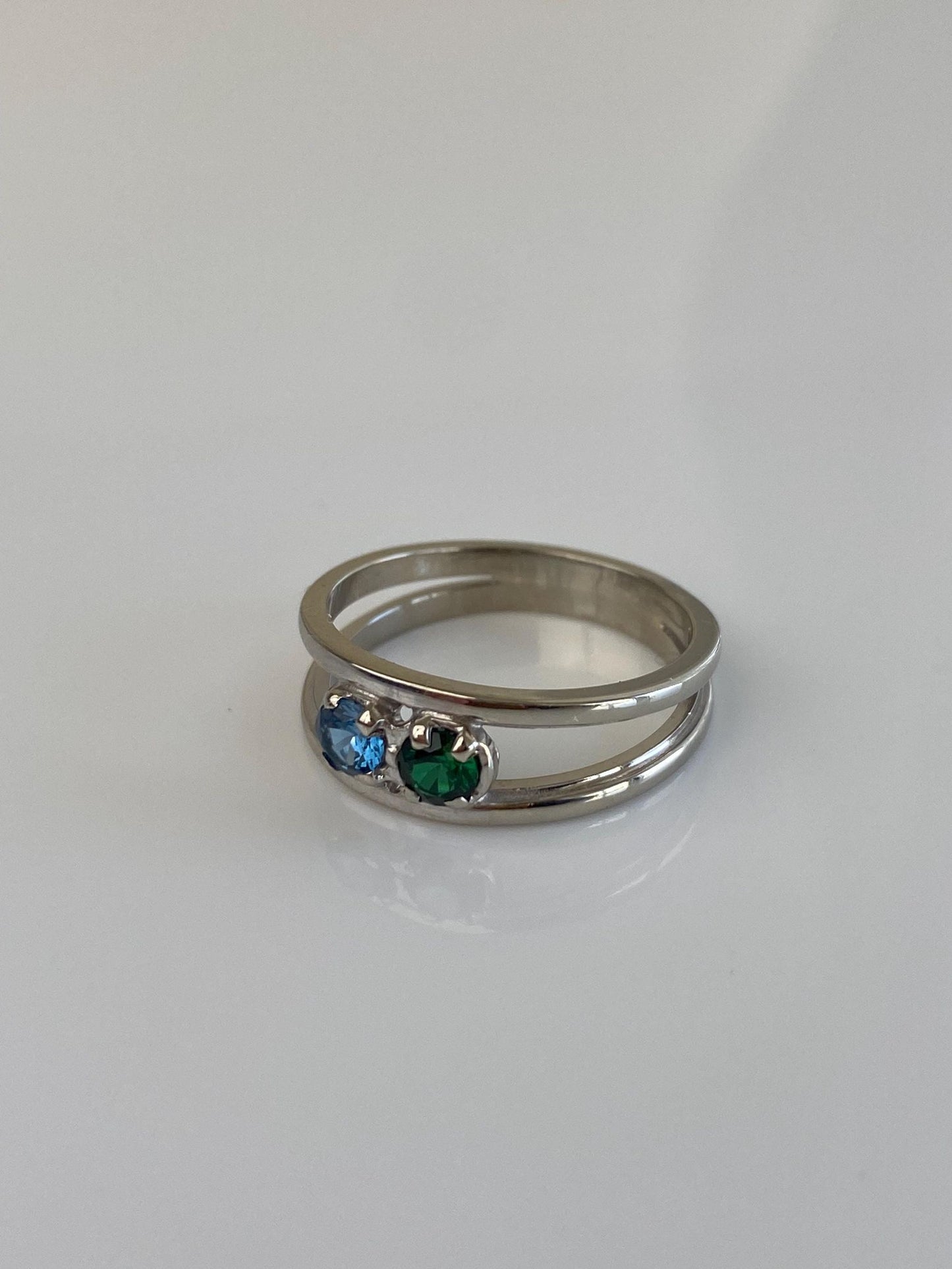 Vintage Solid 14k White Gold Topaz Green Spinel Ring Band - Size 6.25