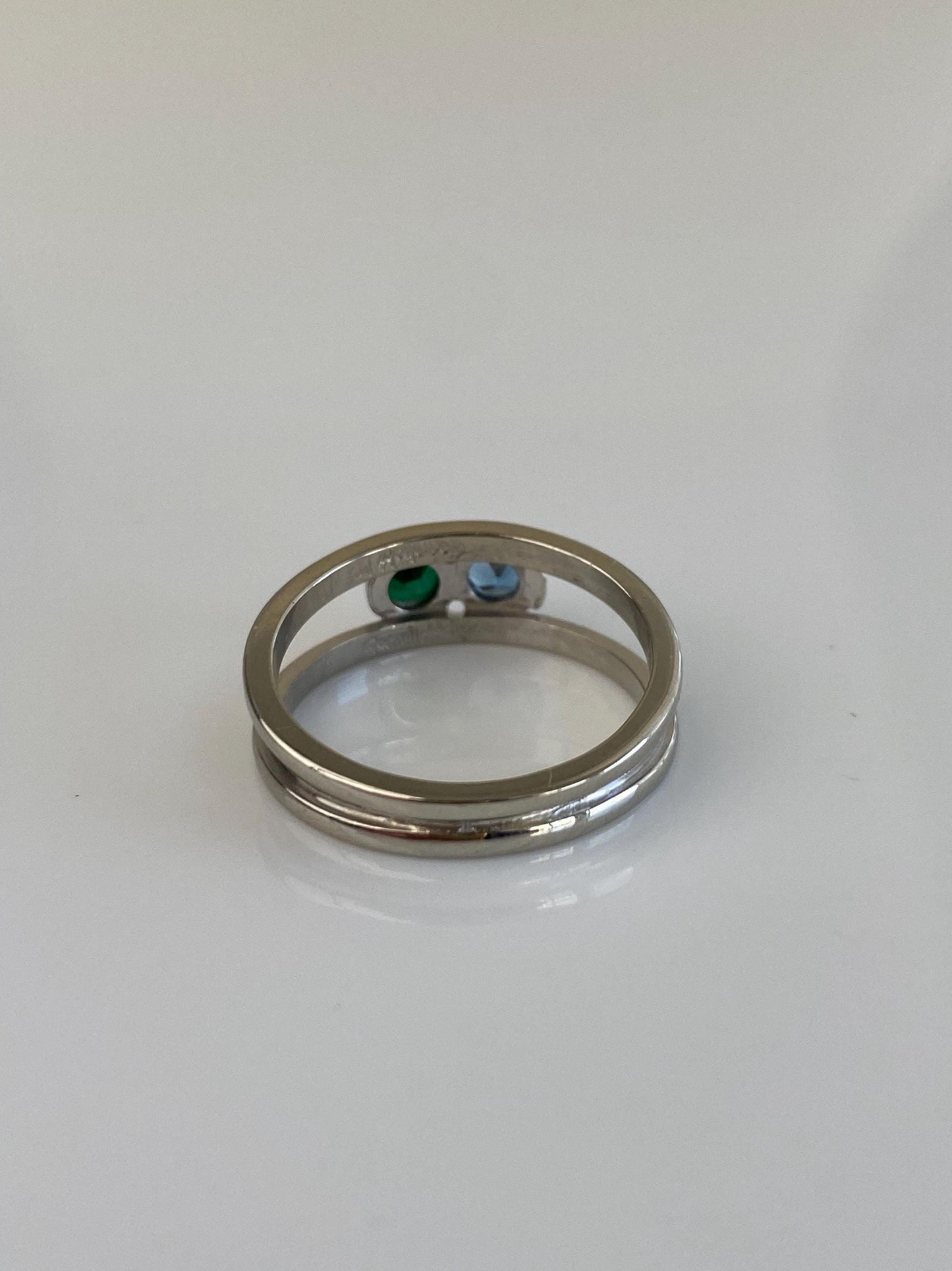 Vintage Solid 14k White Gold Topaz Green Spinel Ring Band - Size 6.25