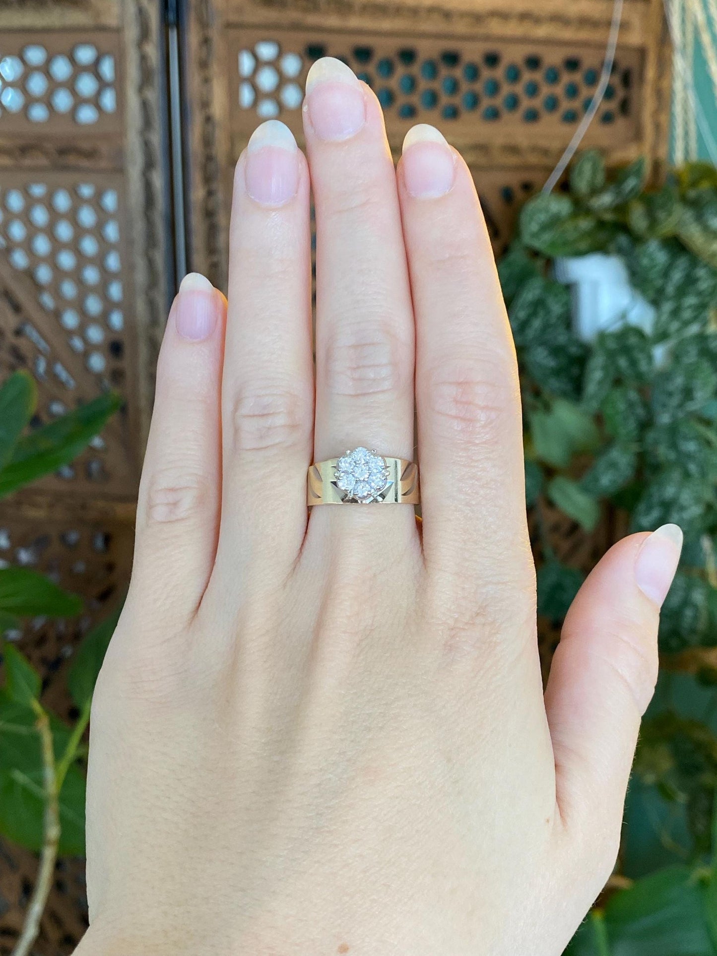 Vintage Solid 14k White & Yellow Gold Diamond Cluster Diamond Cut Ring - Size 7
