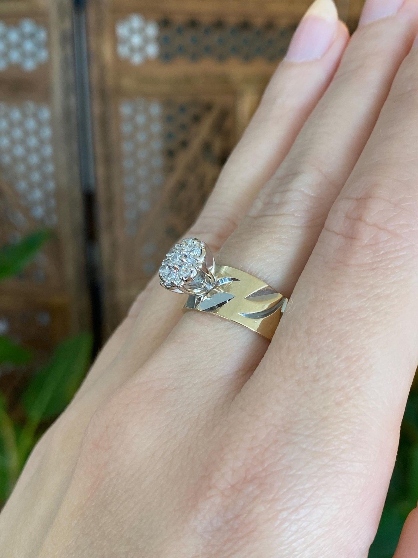 Vintage Solid 14k White & Yellow Gold Diamond Cluster Diamond Cut Ring - Size 7