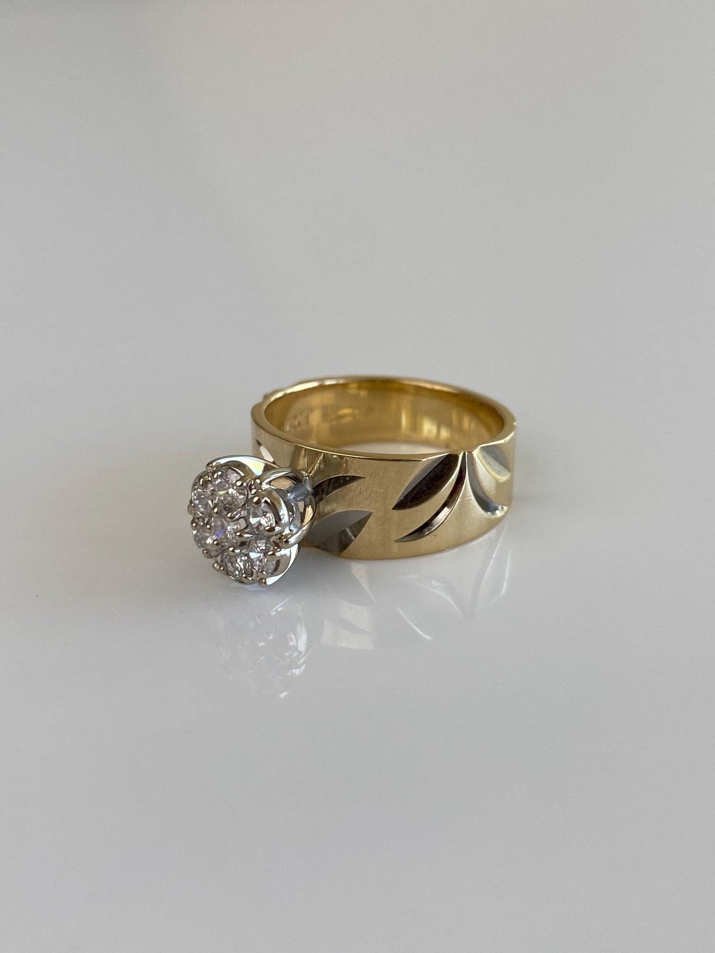 Vintage Solid 14k White & Yellow Gold Diamond Cluster Diamond Cut Ring - Size 7
