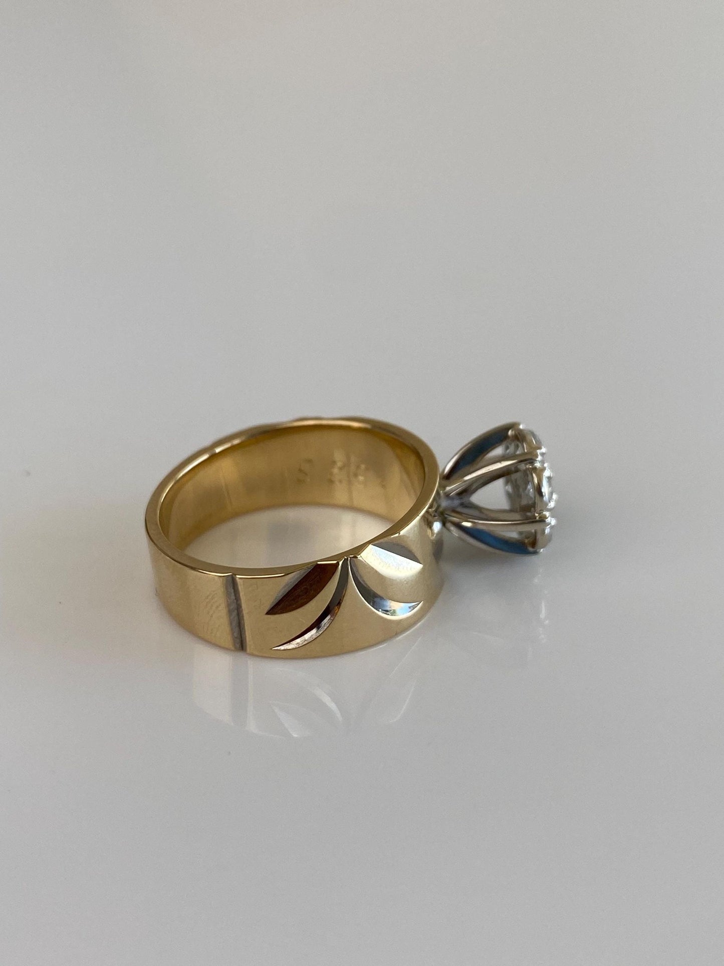 Vintage Solid 14k White & Yellow Gold Diamond Cluster Diamond Cut Ring - Size 7