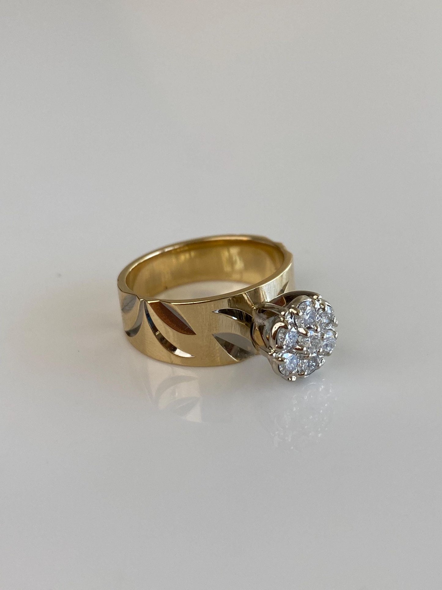 Vintage Solid 14k White & Yellow Gold Diamond Cluster Diamond Cut Ring - Size 7
