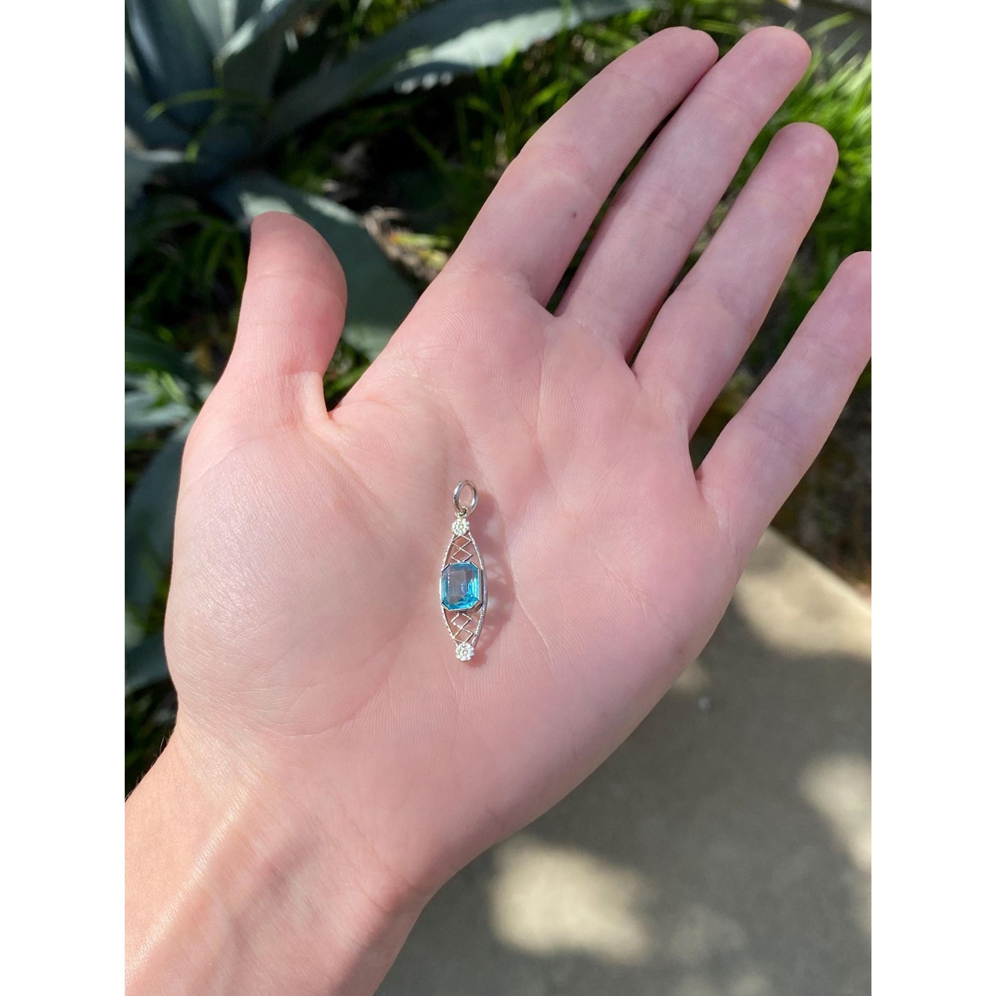 Vintage Solid 10k White Gold Blue Cubic Zirconia Art Deco Charm