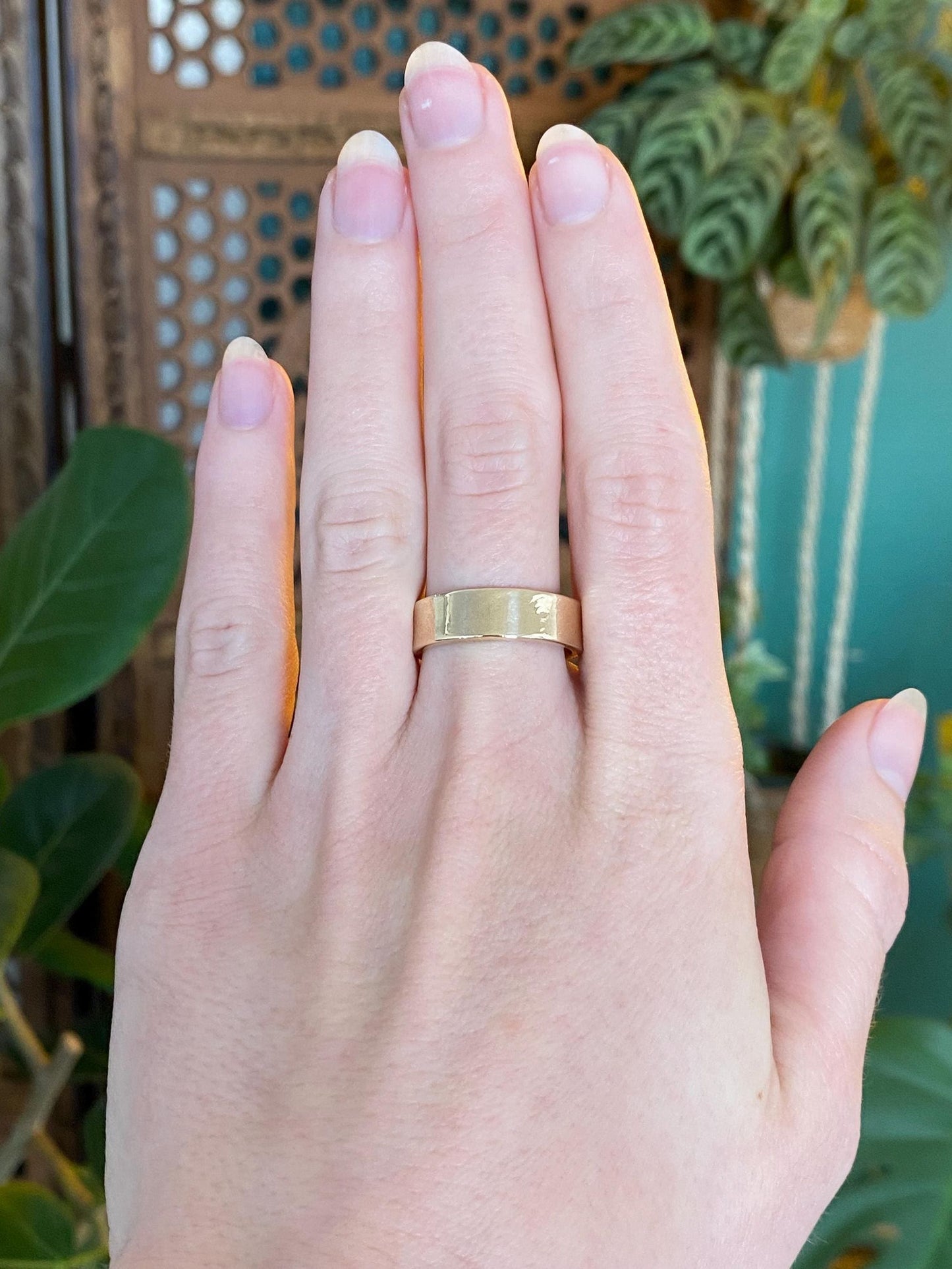 Vintage Solid 14k Yellow Gold Straight Edge Ring Band - Size 8.25