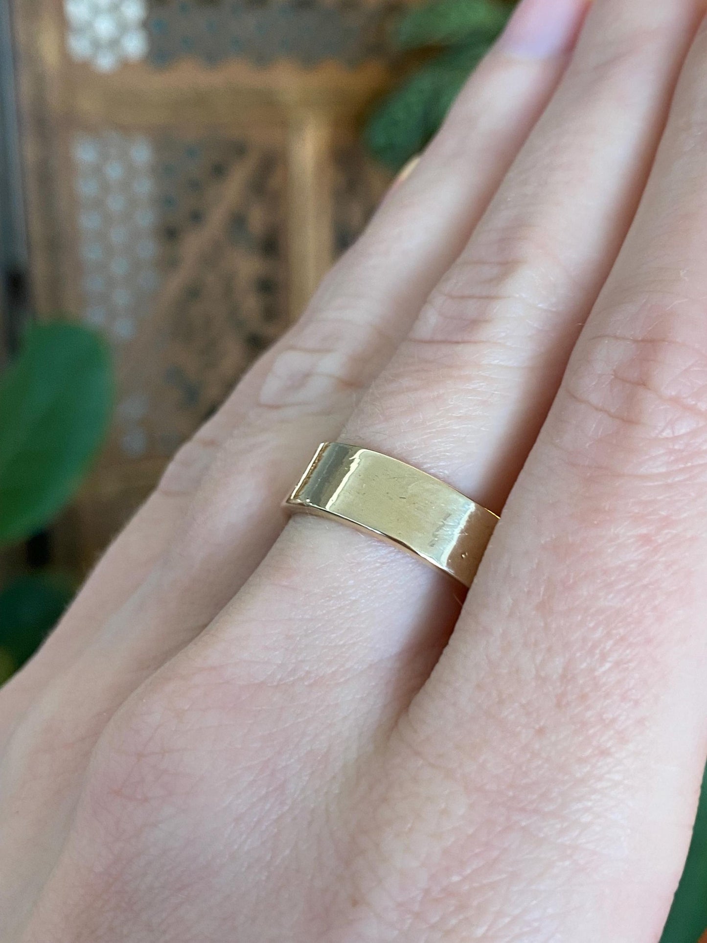 Vintage Solid 14k Yellow Gold Straight Edge Ring Band - Size 8.25