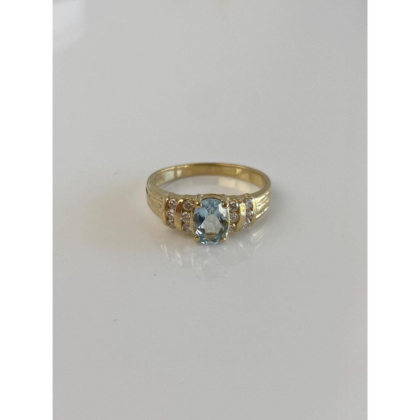 Vintage Solid 14k Yellow Gold Diamond Aquamarine Ring - Size 6.75