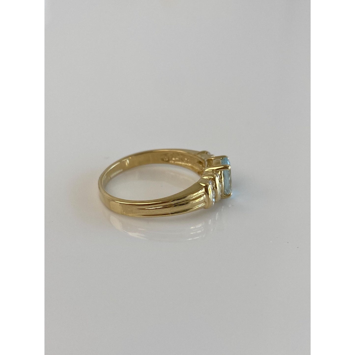 Vintage Solid 14k Yellow Gold Diamond Aquamarine Ring - Size 6.75