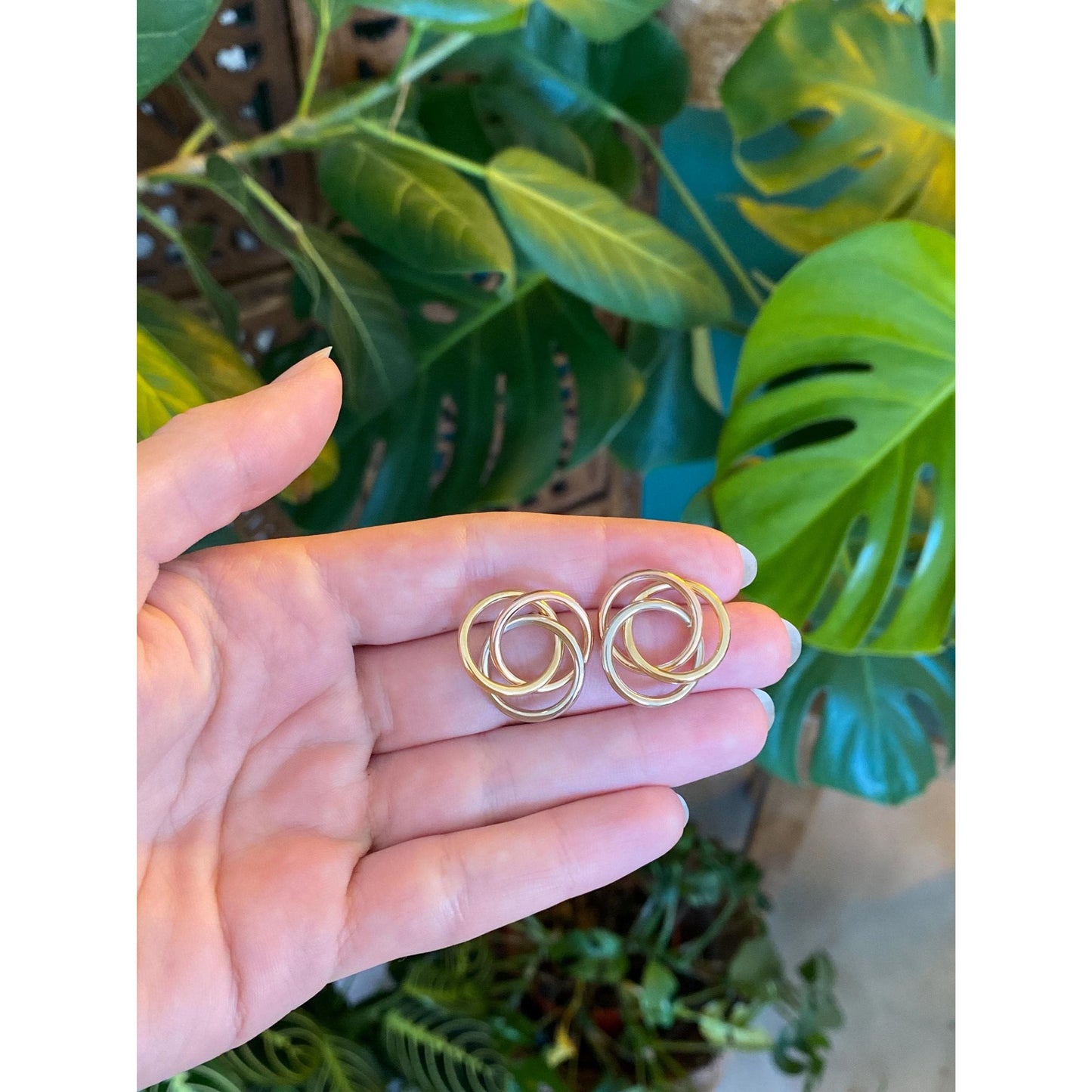 Vintage 14k Tri Tone Gold Knot Stud Earrings