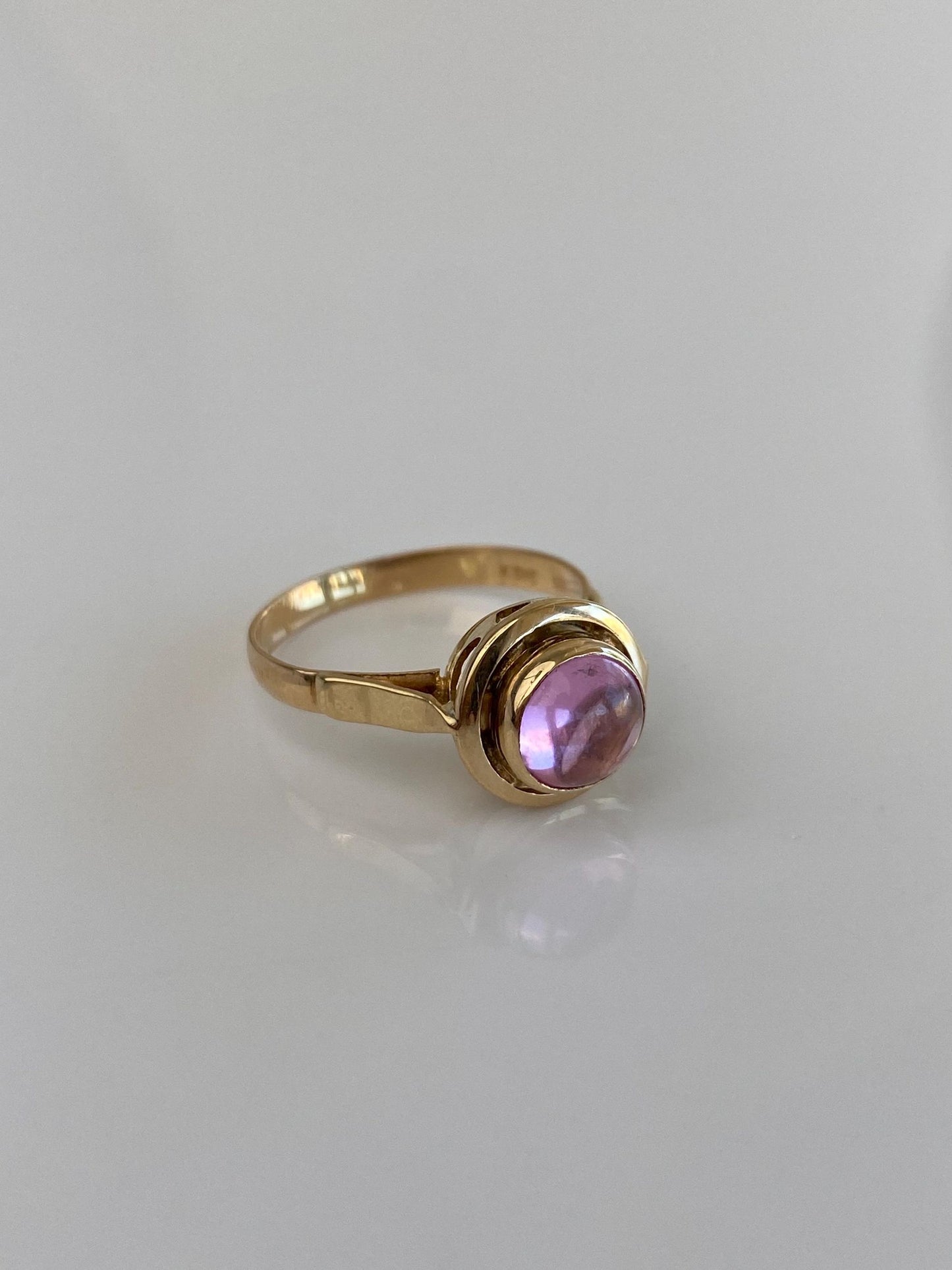 Vintage Solid 14k Yellow Gold Pink Sapphire Ring - Size 6.5