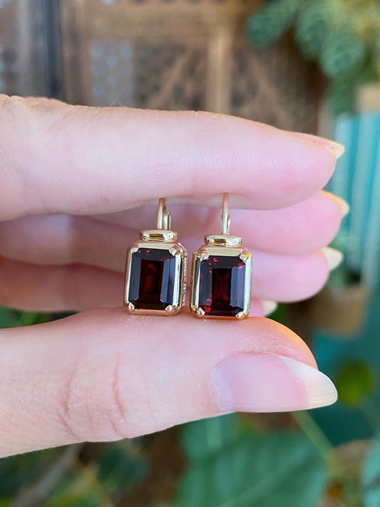 Vintage Solid 14k Yellow Gold Garnet Drop Earrings