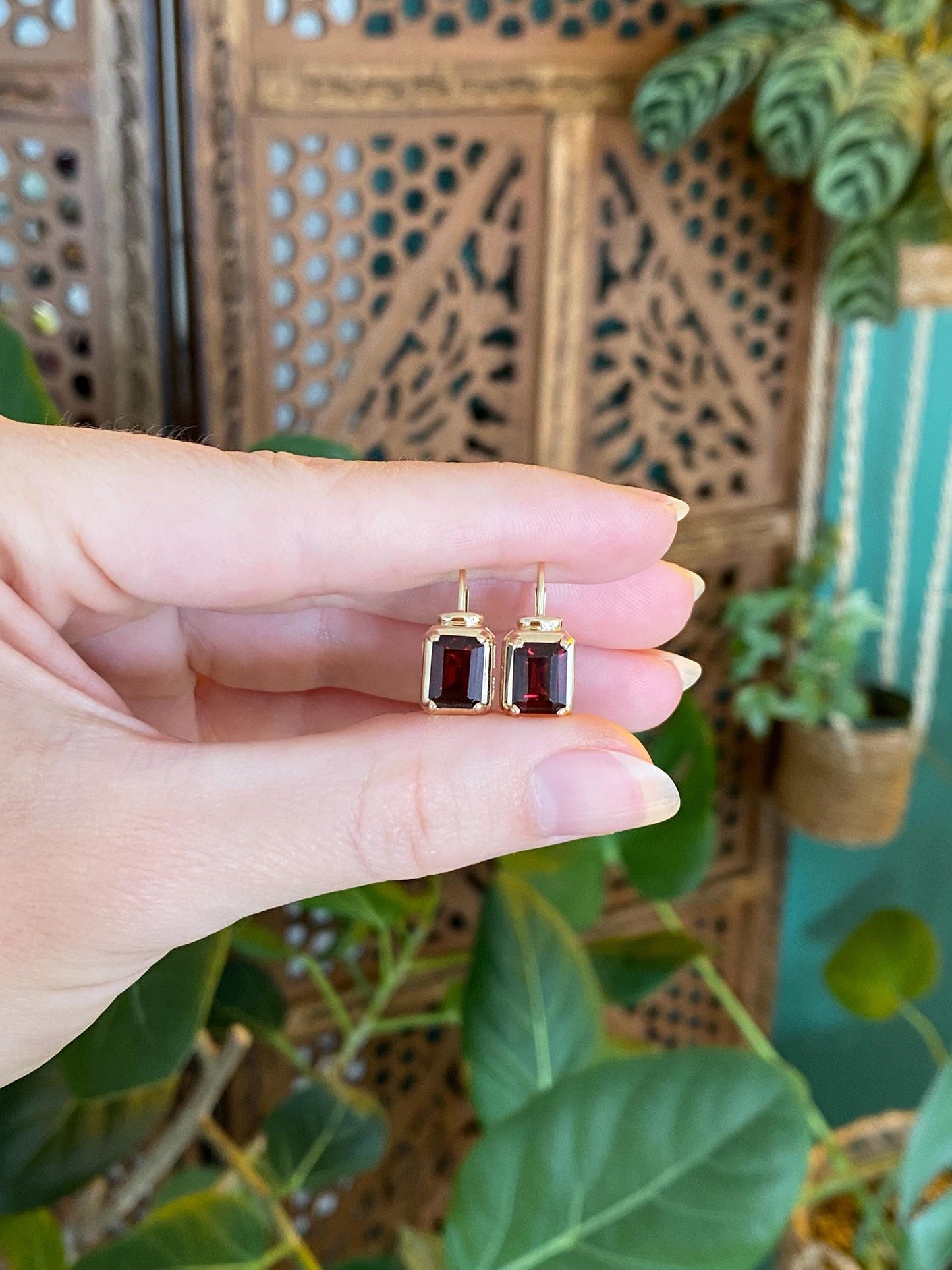 Vintage Solid 14k Yellow Gold Garnet Drop Earrings