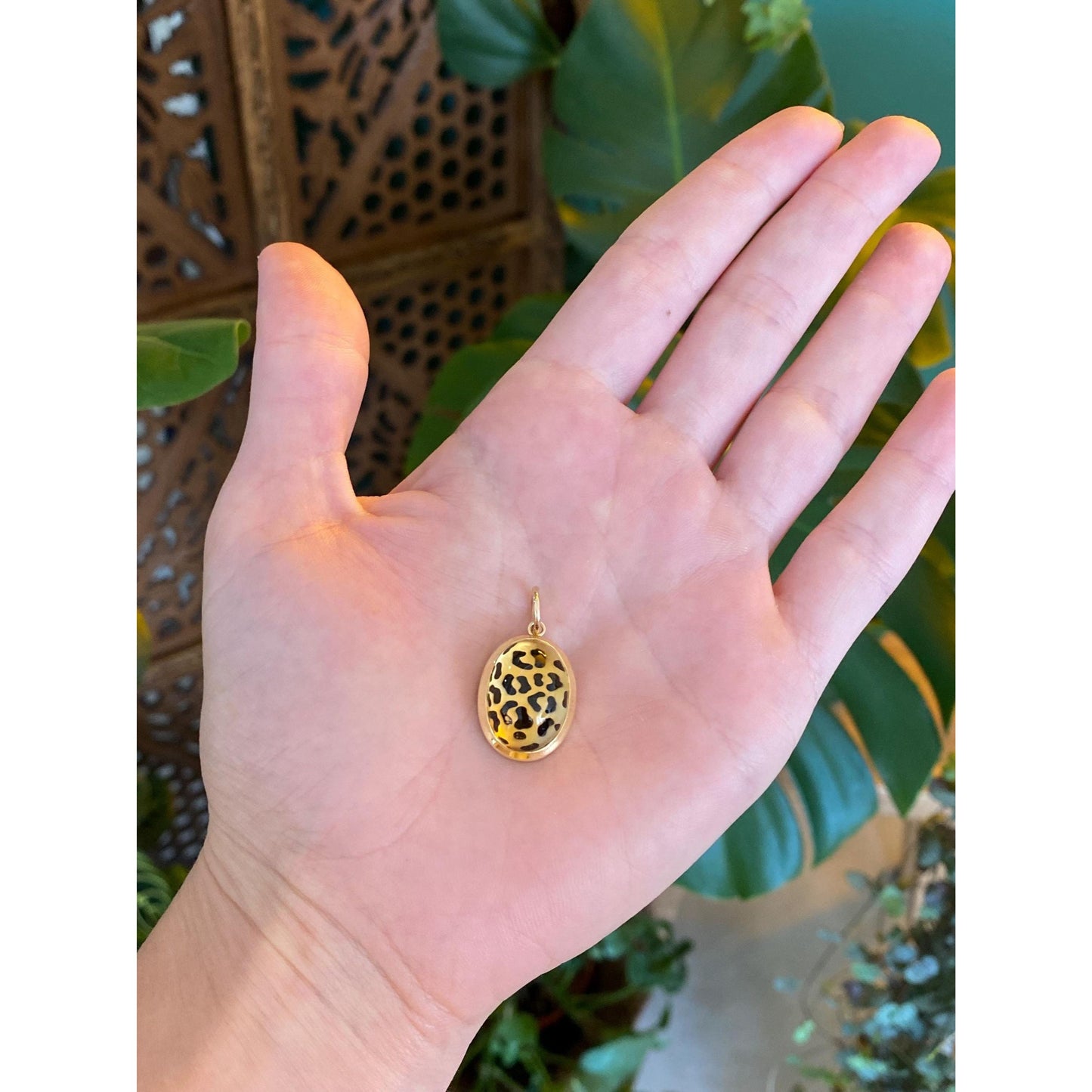 Vintage Solid 18k Yellow Gold Leopard Print Charm