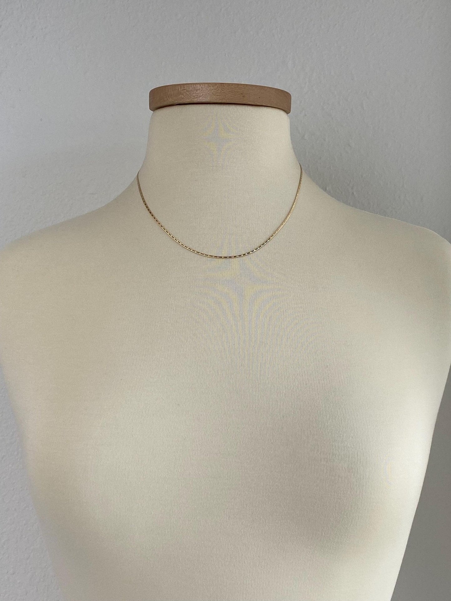 Vintage Solid 14k Yellow Gold Pattern Flat Chain Necklace - 18 inches