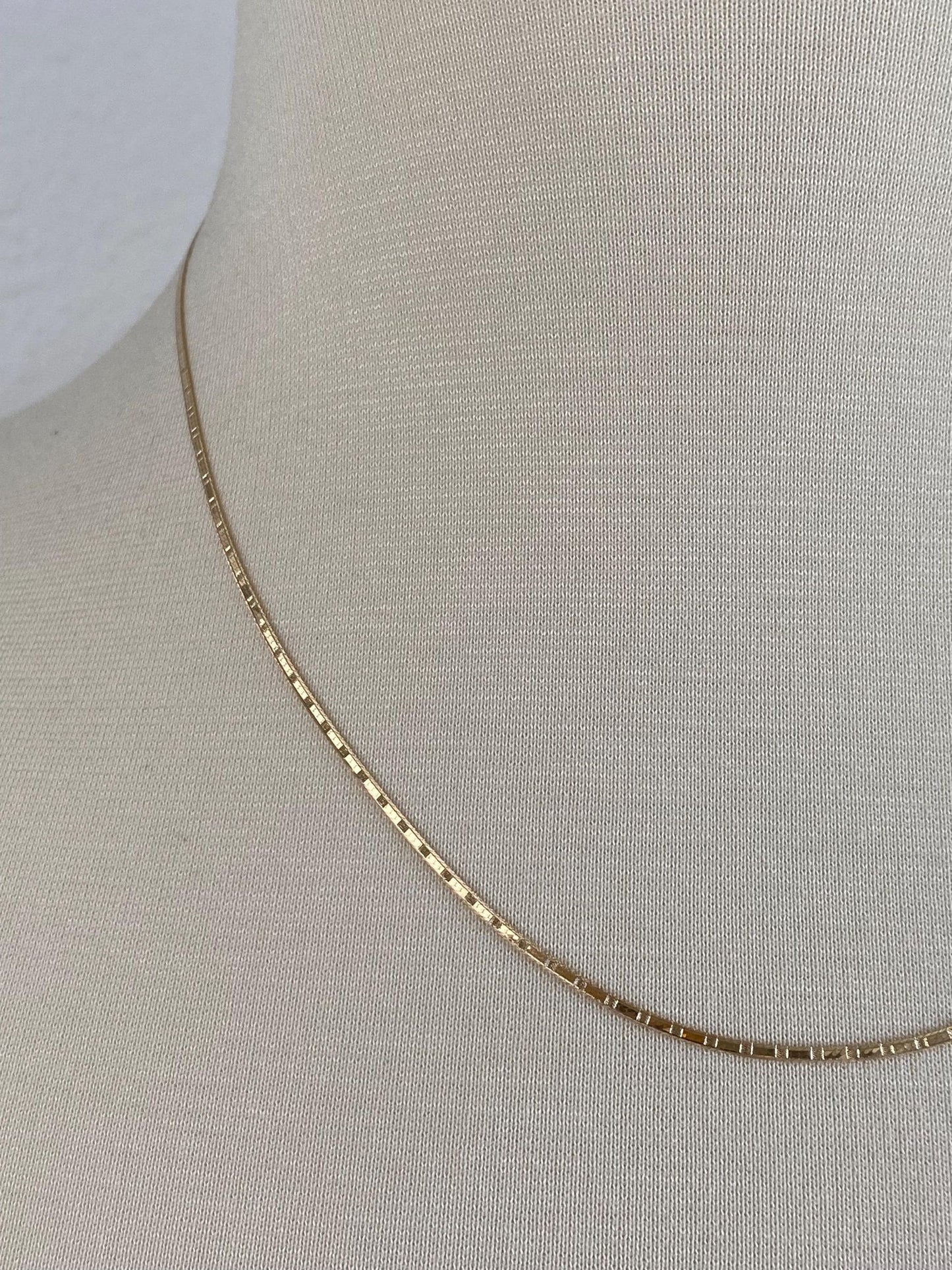 Vintage Solid 14k Yellow Gold Pattern Flat Chain Necklace - 18 inches