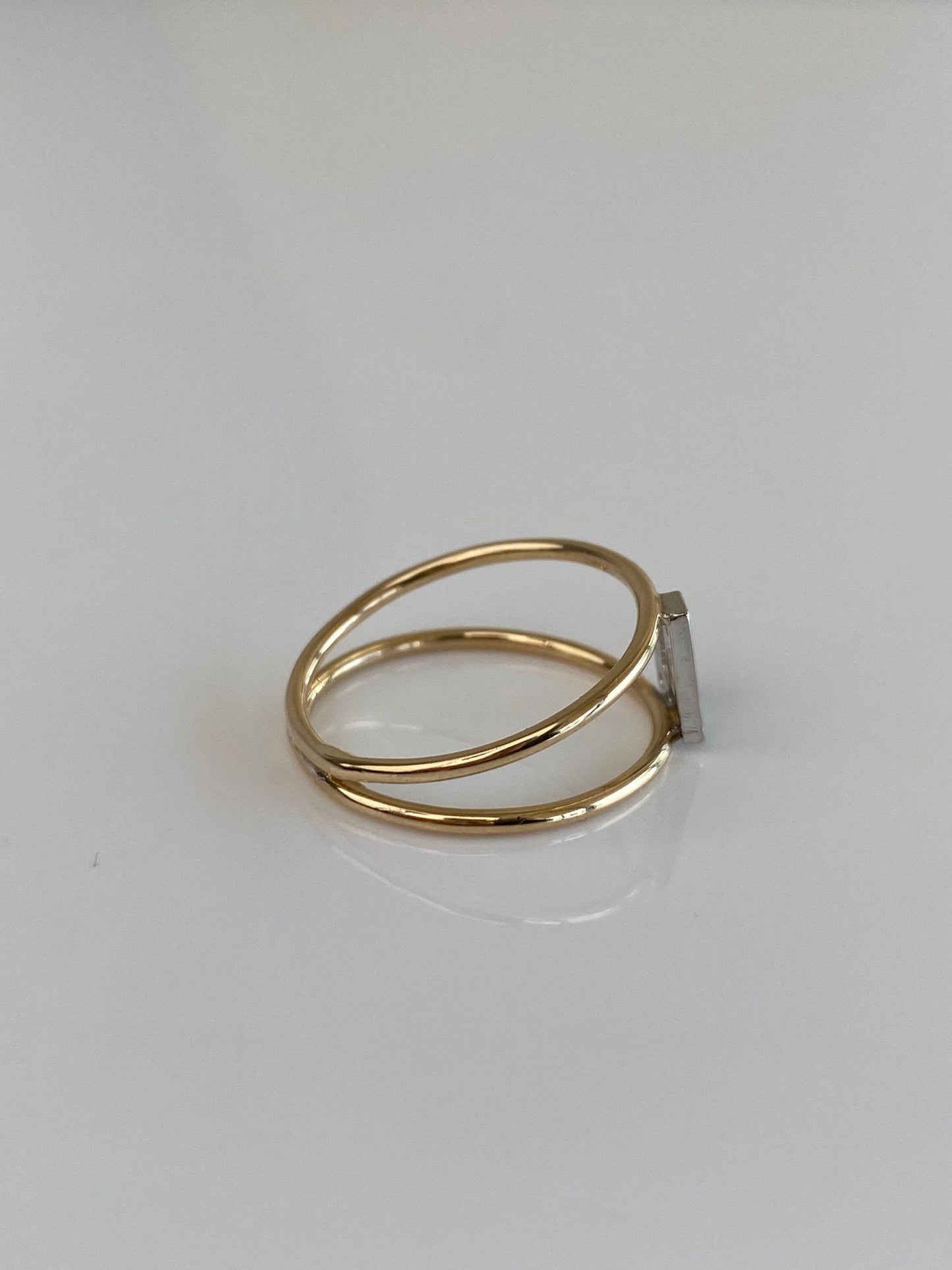 Vintage Solid 14k White & Yellow Gold Diamond Initial 'L' Double Ring Band - Size 7.75