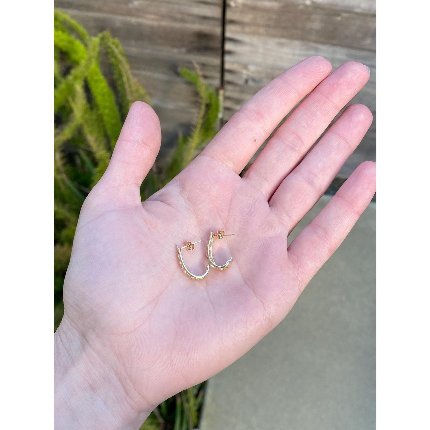 Vintage Solid 14k Yellow Gold Diamond Cut Drop Earrings