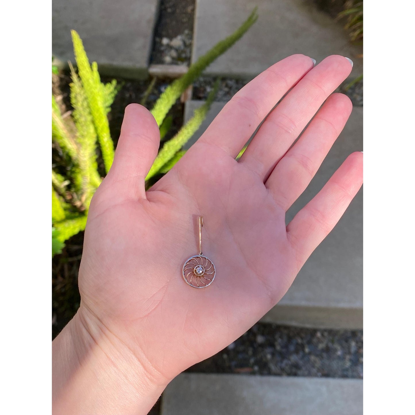 Vintage Solid 14k Yellow Gold Diamond Spiral Drop Circle Charm