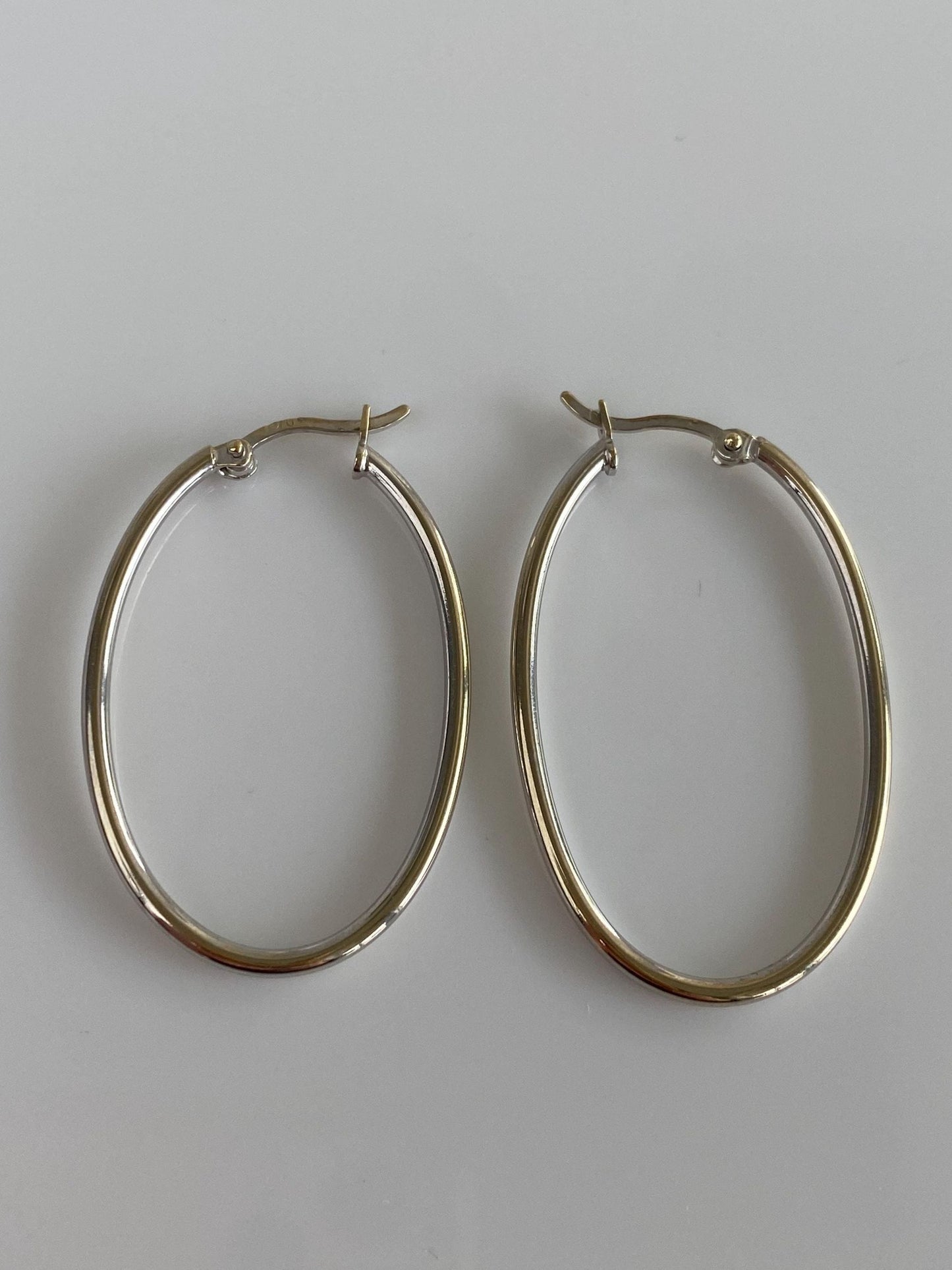 Vintage 10k White Gold Oval Hoop Earrings