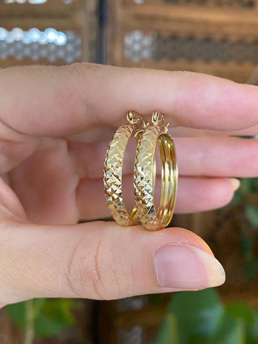 Vintage Solid 14k Yellow Gold Pyramid Texture Hoop Earrings