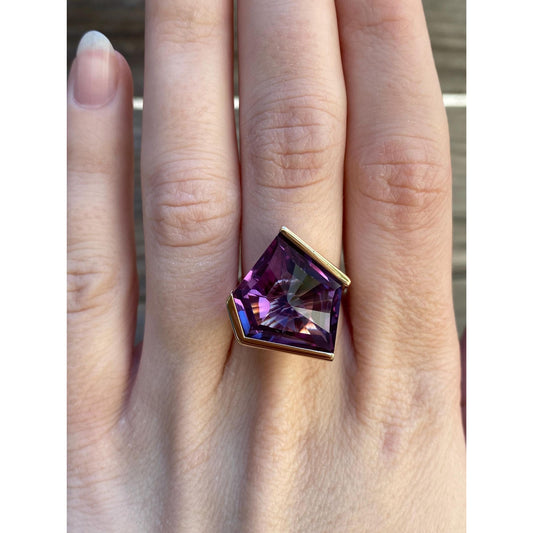 Vintage Solid 14k Yellow Gold Alexandrite Ring - Size 5.75
