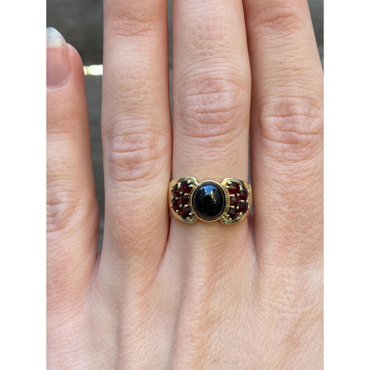 Vintage Solid 14k Yellow Gold Garnet Ring Band - Size 7