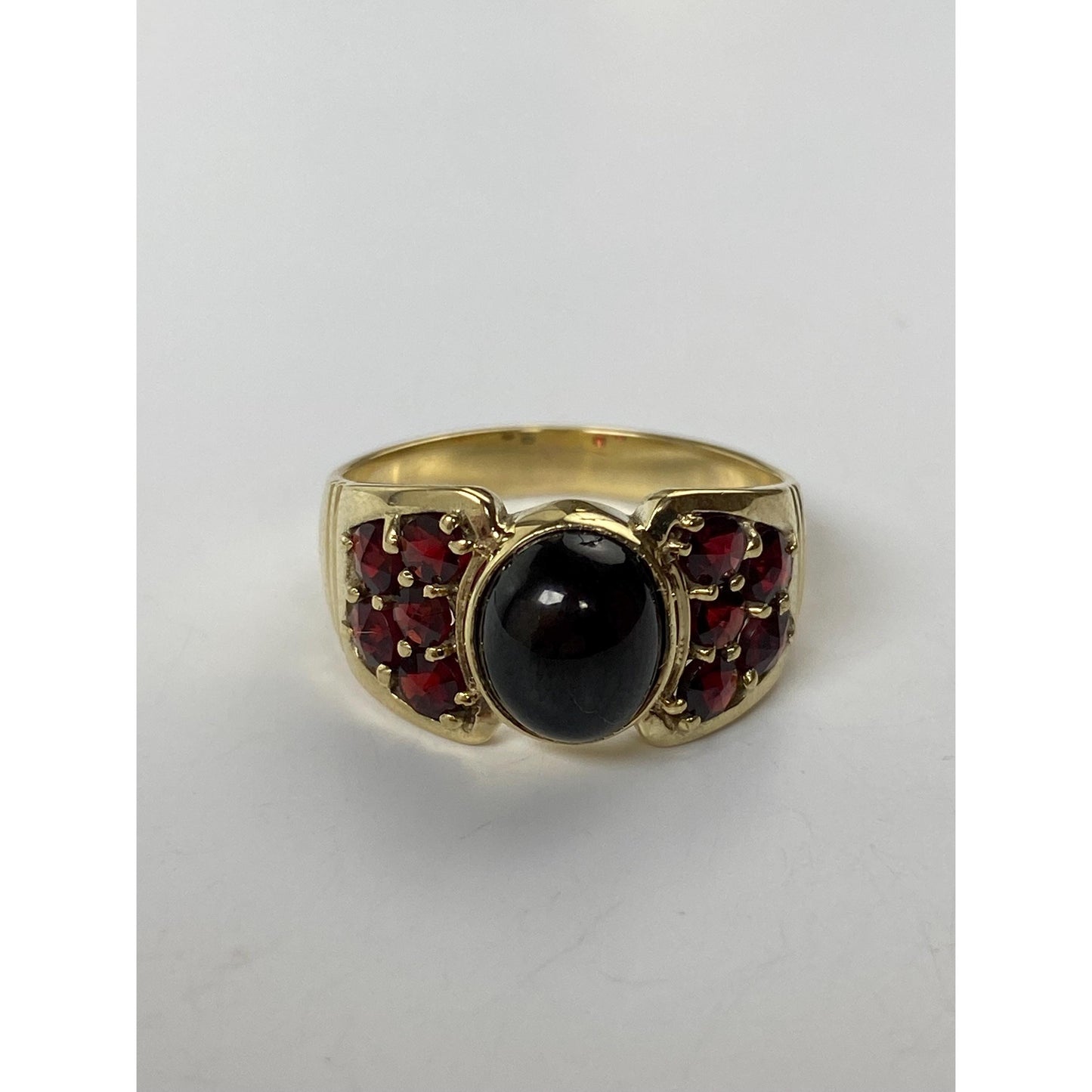 Vintage Solid 14k Yellow Gold Garnet Ring Band - Size 7