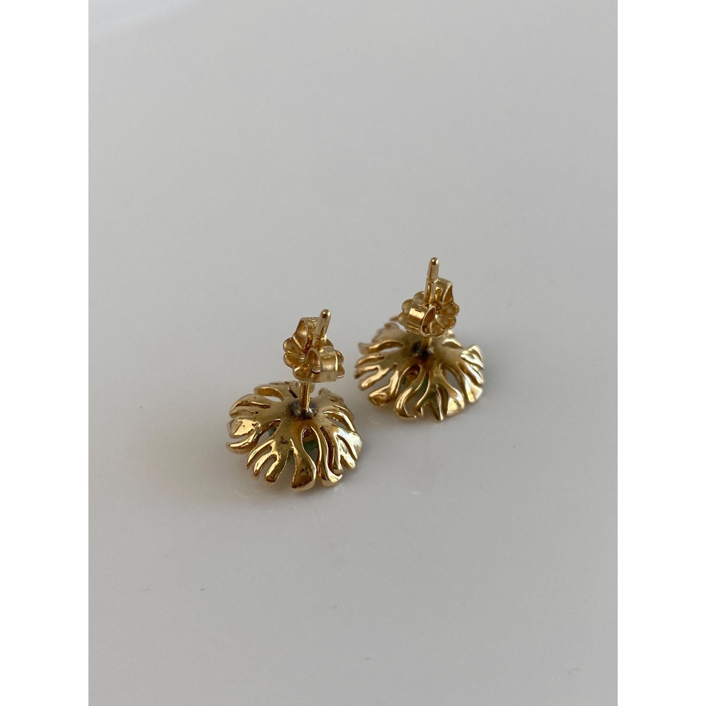 Vintage Solid 14k Yellow Gold Jade Flower Stud Earrings