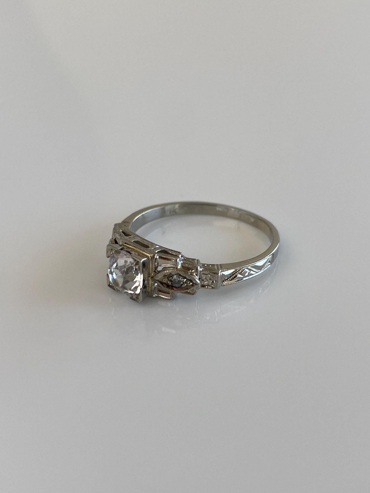 Vintage Solid 18k White Gold Clear Sapphire Diamonds Ring - Size 6.75