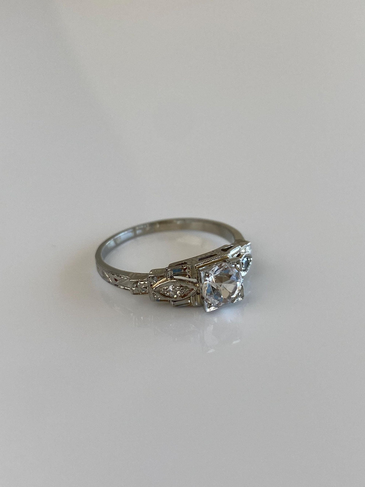 Vintage Solid 18k White Gold Clear Sapphire Diamonds Ring - Size 6.75