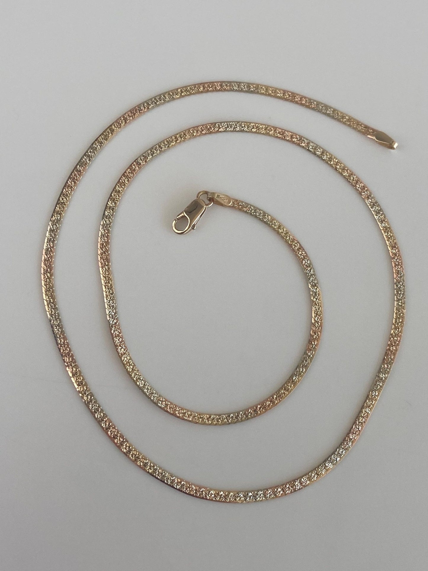 Vintage Solid 14k Tri Tone Gold Pattern Herringbone Chain Necklace - 18 inches