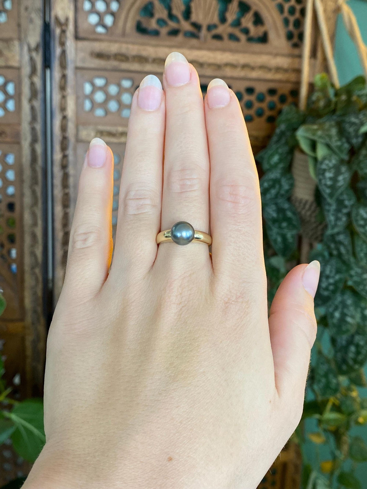 Vintage Solid 18k Yellow Gold Peacock Pearl Ring - Size 7.5