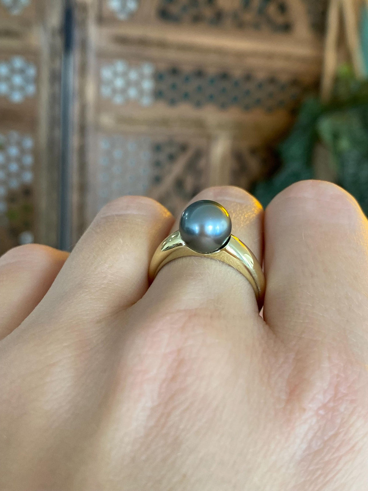 Vintage Solid 18k Yellow Gold Peacock Pearl Ring - Size 7.5