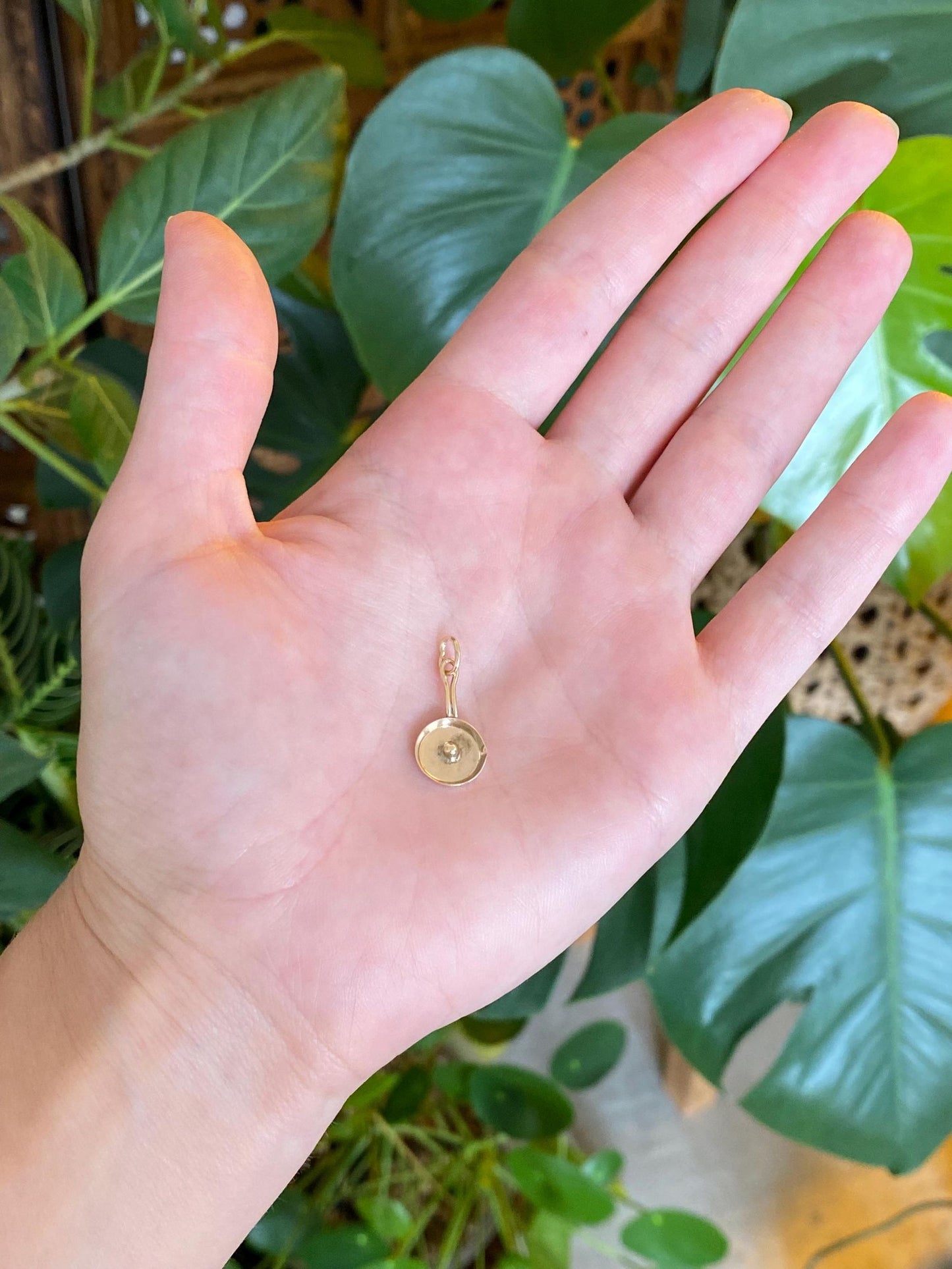 Vintage Solid 10k Yellow Gold Pan Charm