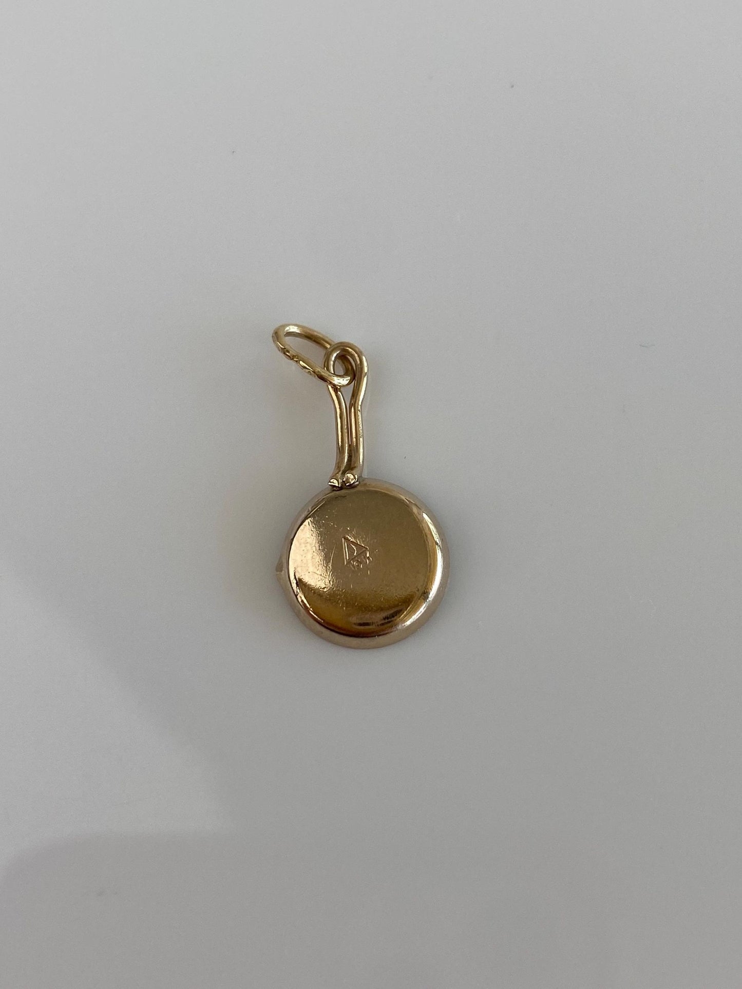 Vintage Solid 10k Yellow Gold Pan Charm