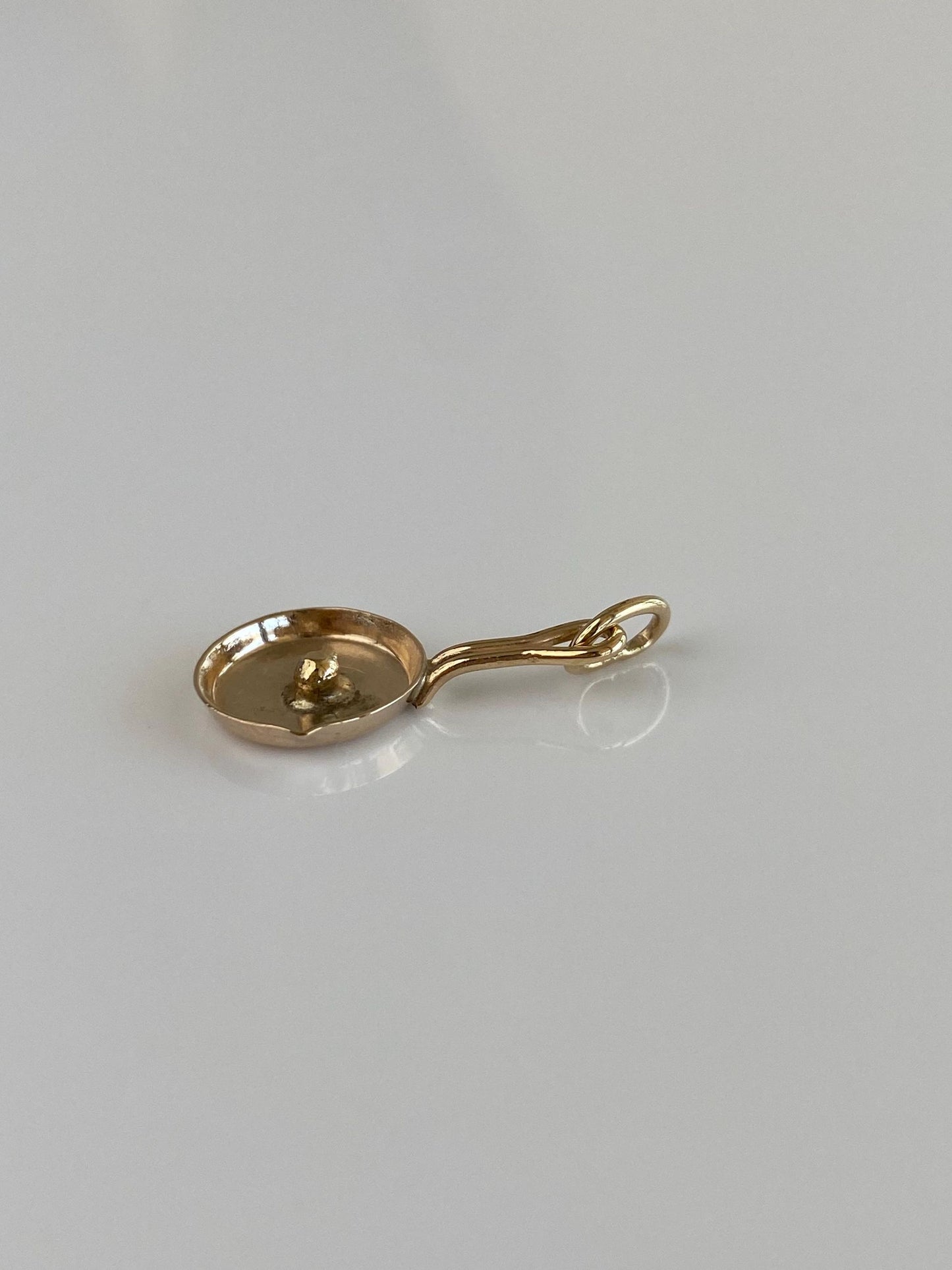 Vintage Solid 10k Yellow Gold Pan Charm